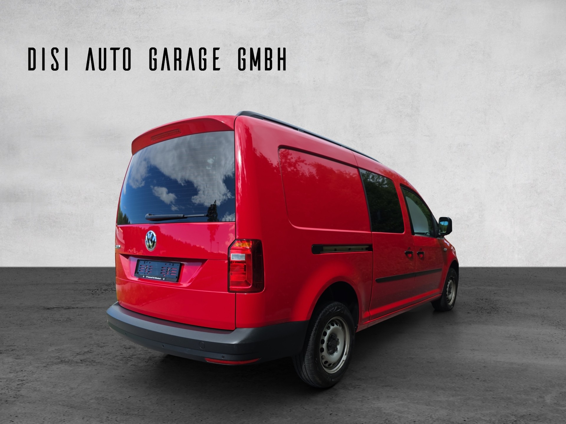 VW Caddy Maxi 2.0TDI BlueMotion Technology-image-12