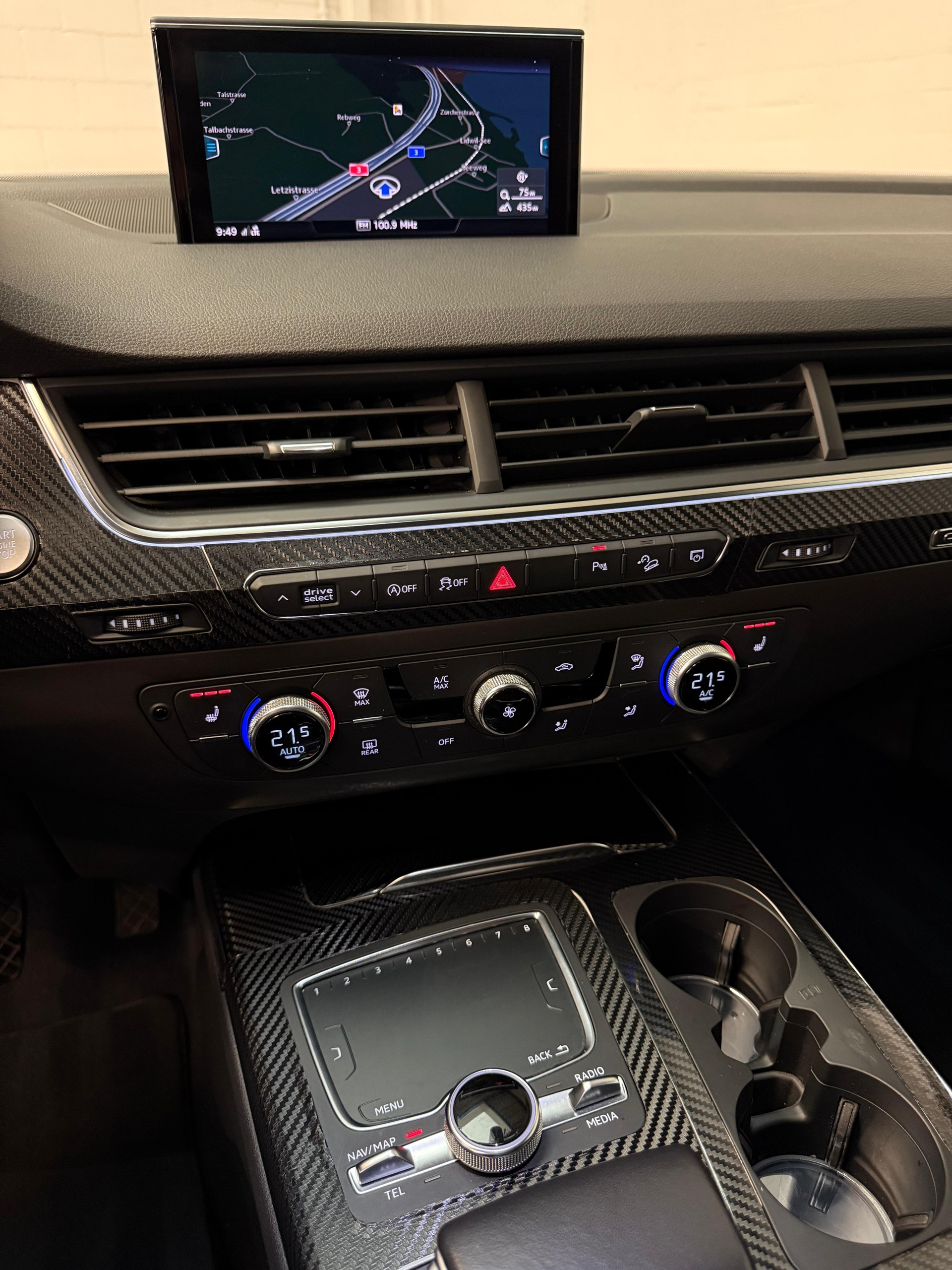 AUDI Q7 50 TDI quattro tiptronic All Black Performance 7Plätzer-image-18