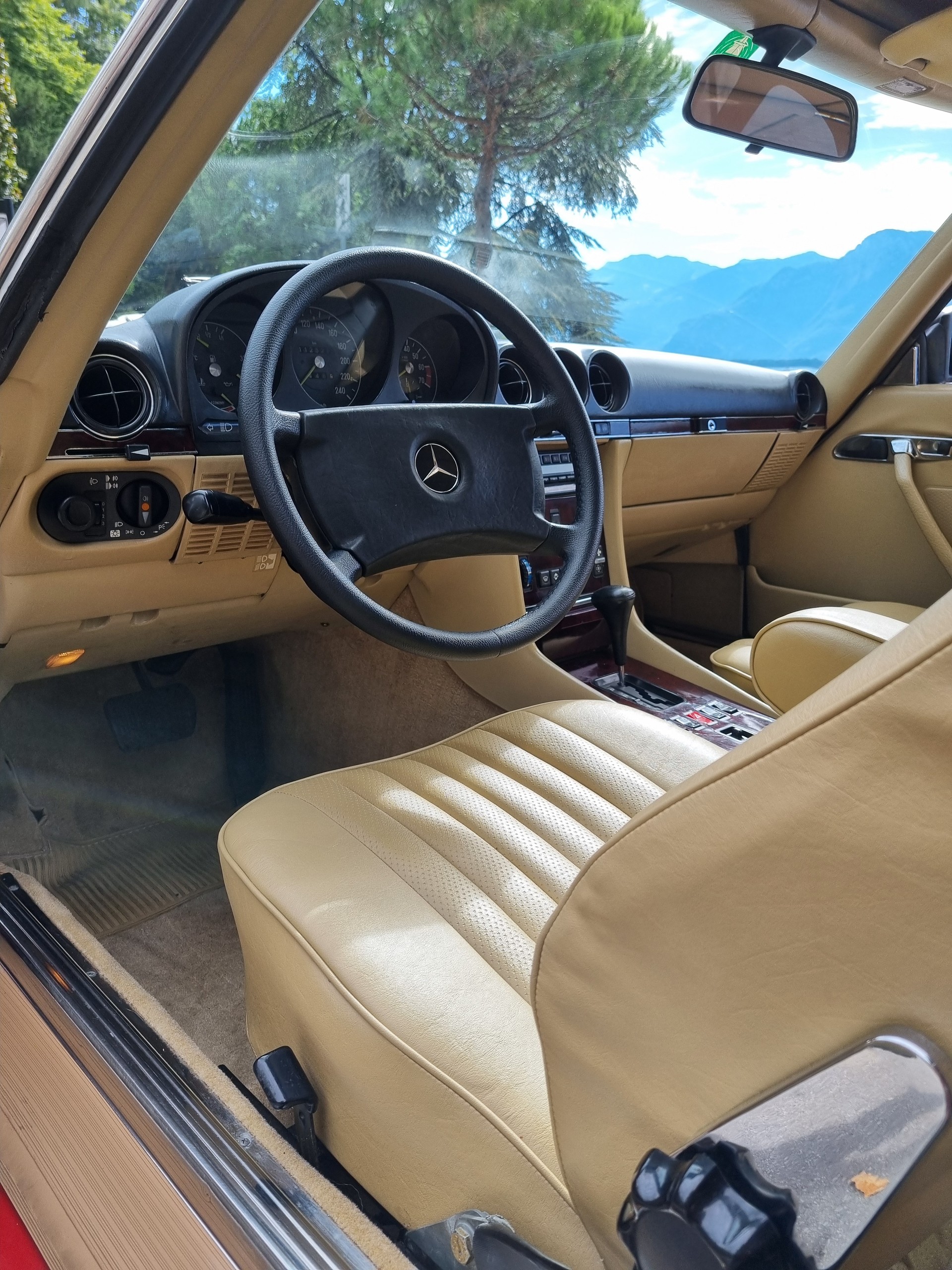 MERCEDES-BENZ SL500 R107-image-2