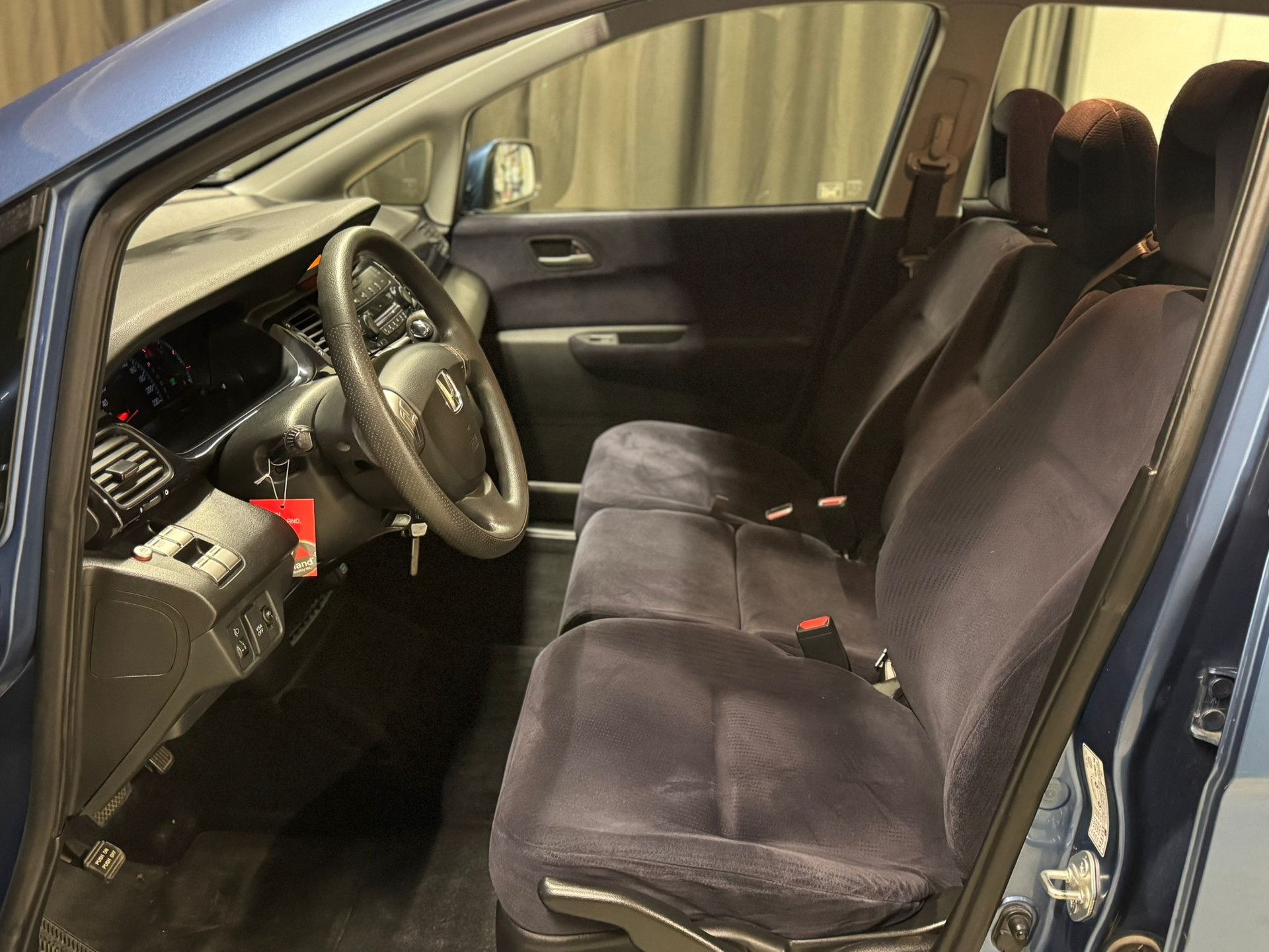 HONDA FR-V 1.8i Swiss Automatic-image-6