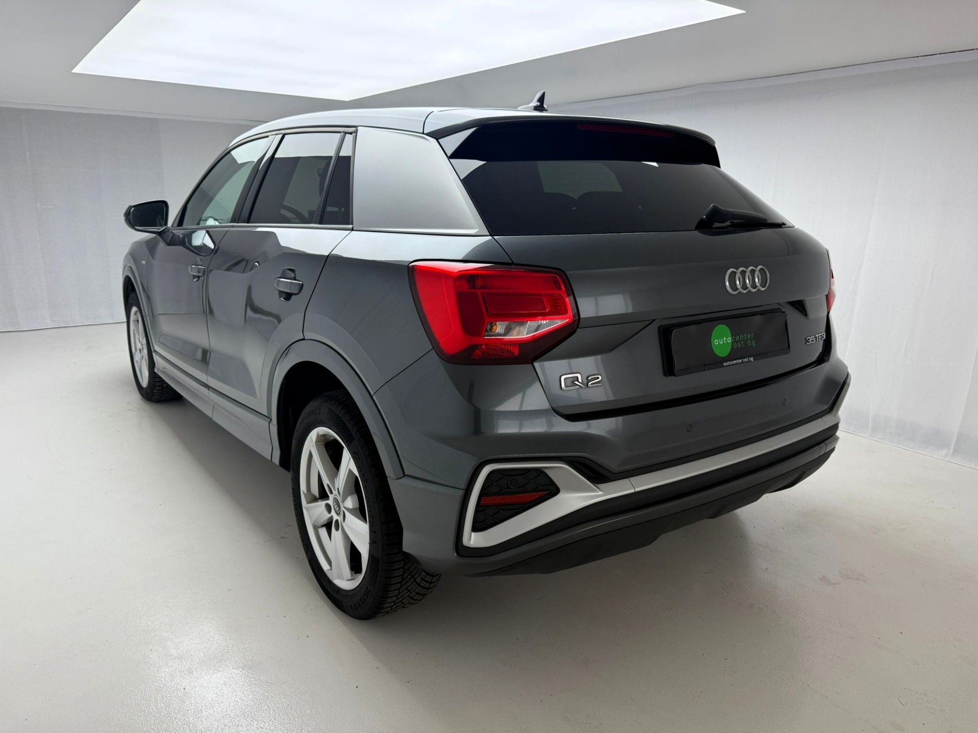 AUDI Q2 35 TFSI S line S-tronic-image-2