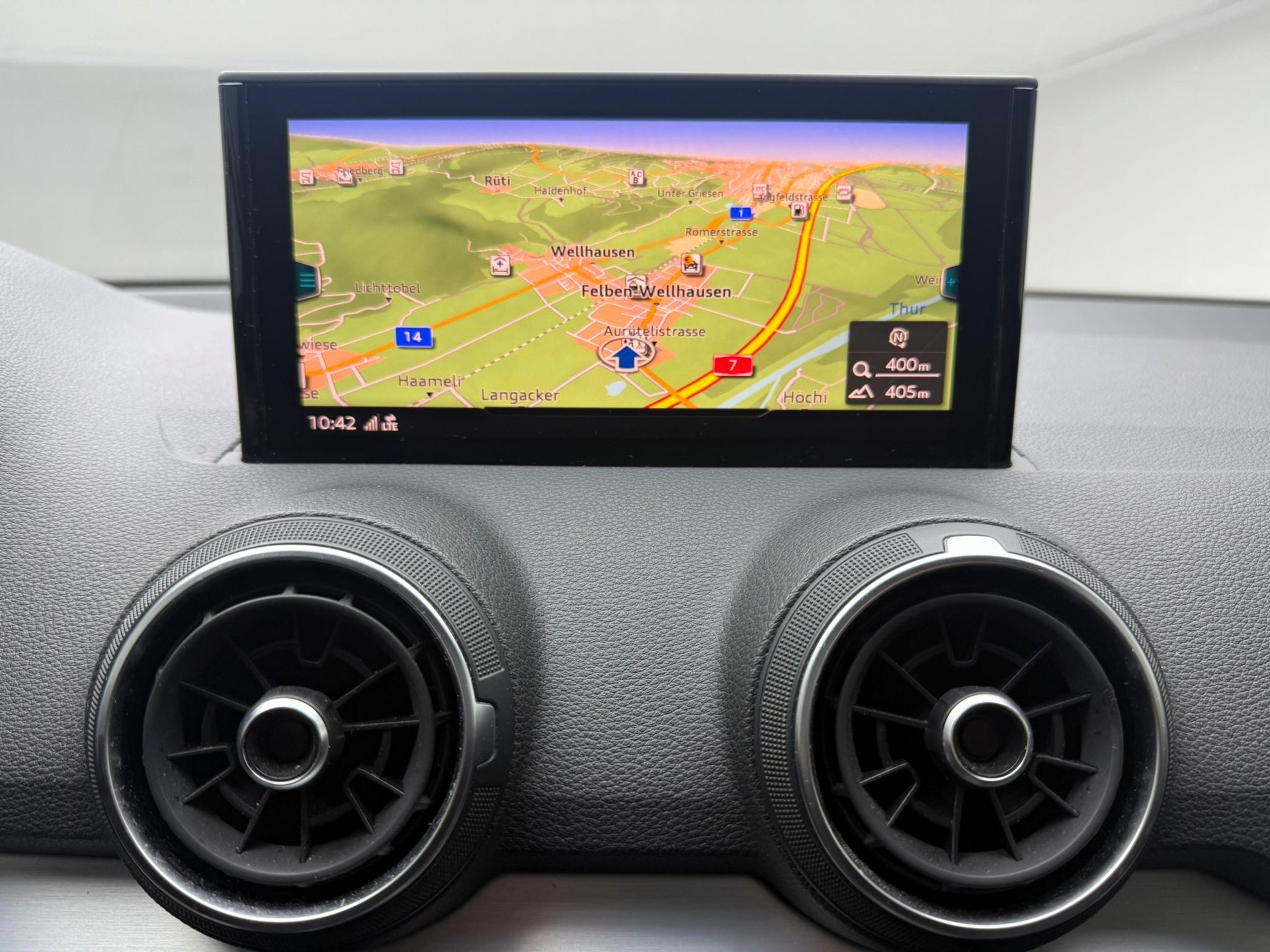 AUDI Q2 35 TFSI S line S-tronic-image-19
