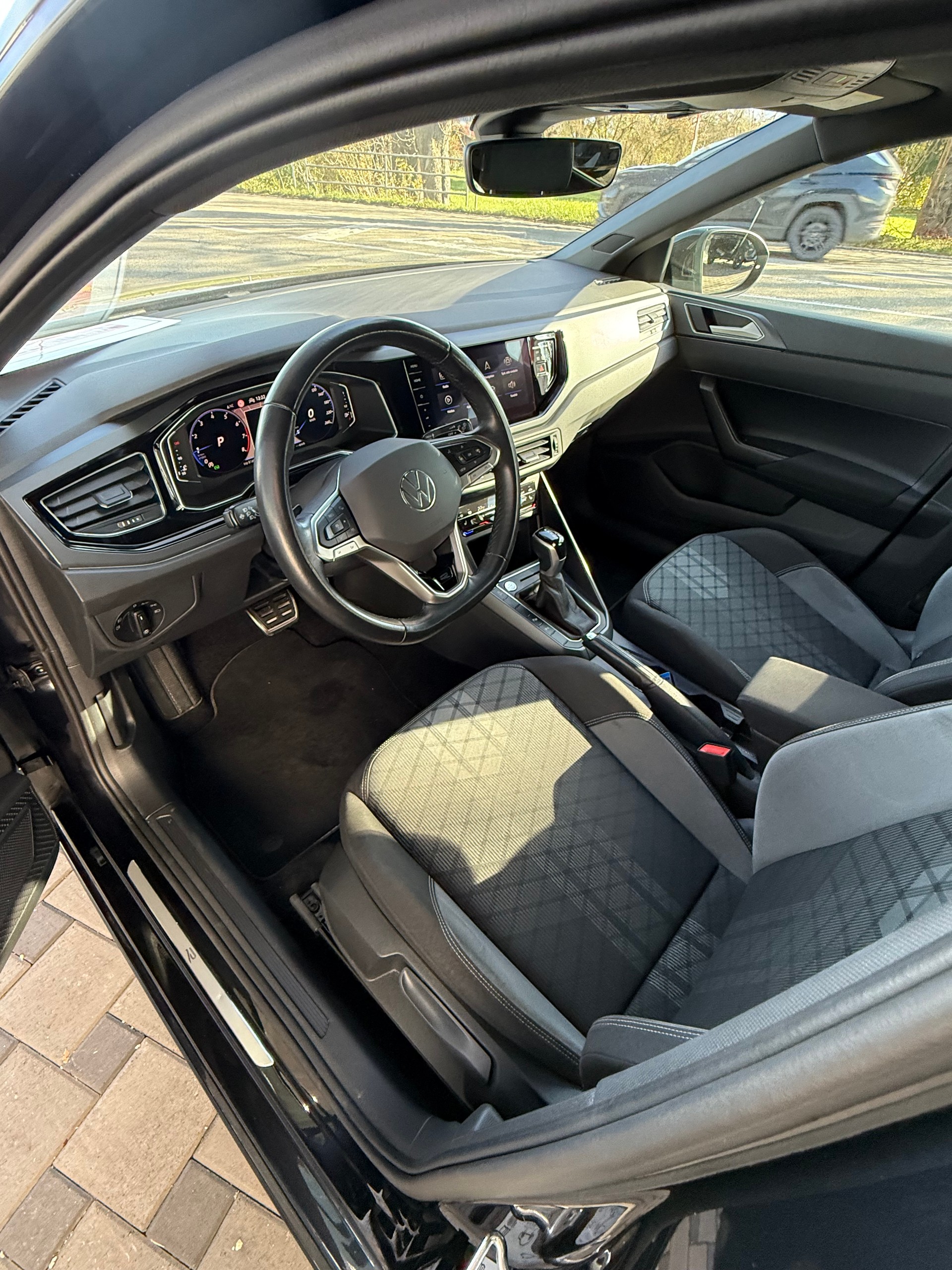 VW Taigo 1.0 TSI R-Line DSG VENDUE / VERKAUFT-image-8