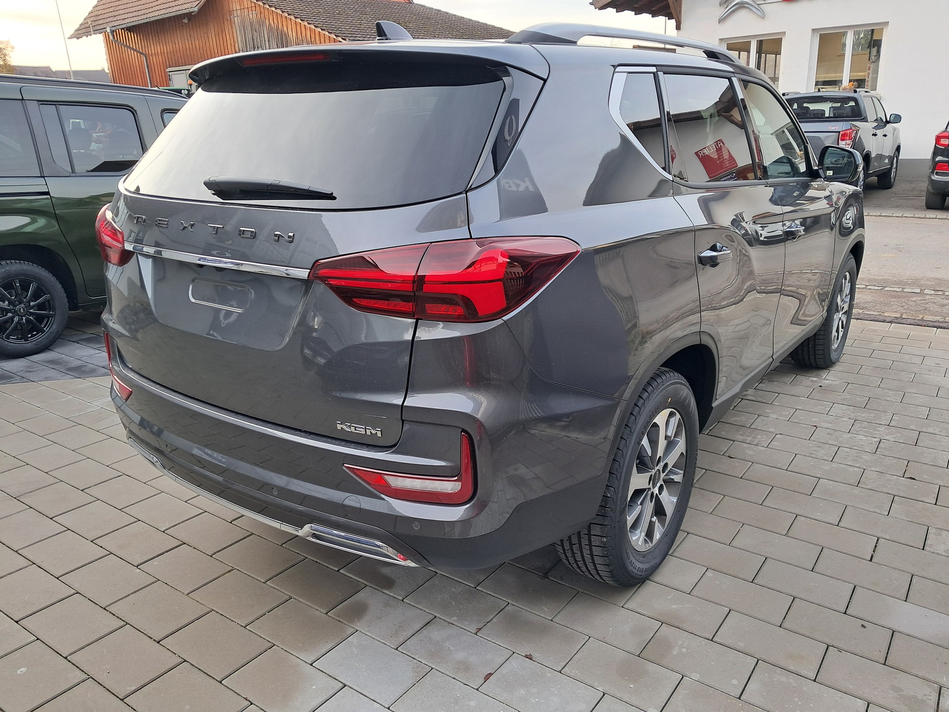 KGM-SsangYong Rexton 2.2 CRDi Platinum 4WD AT-showroom-element-2