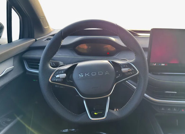 SKODA Enyaq 4x4 RS-image-8