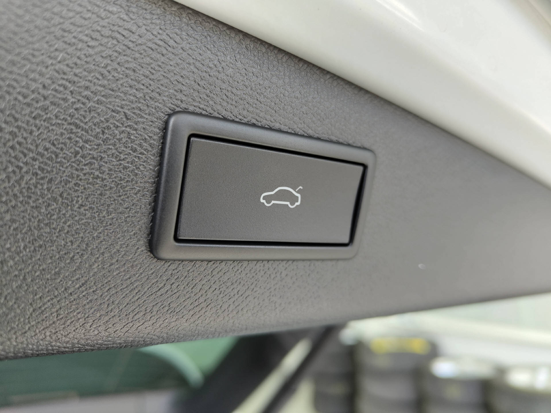 CUPRA Leon ST 1.5 eTSI DSG-image-13
