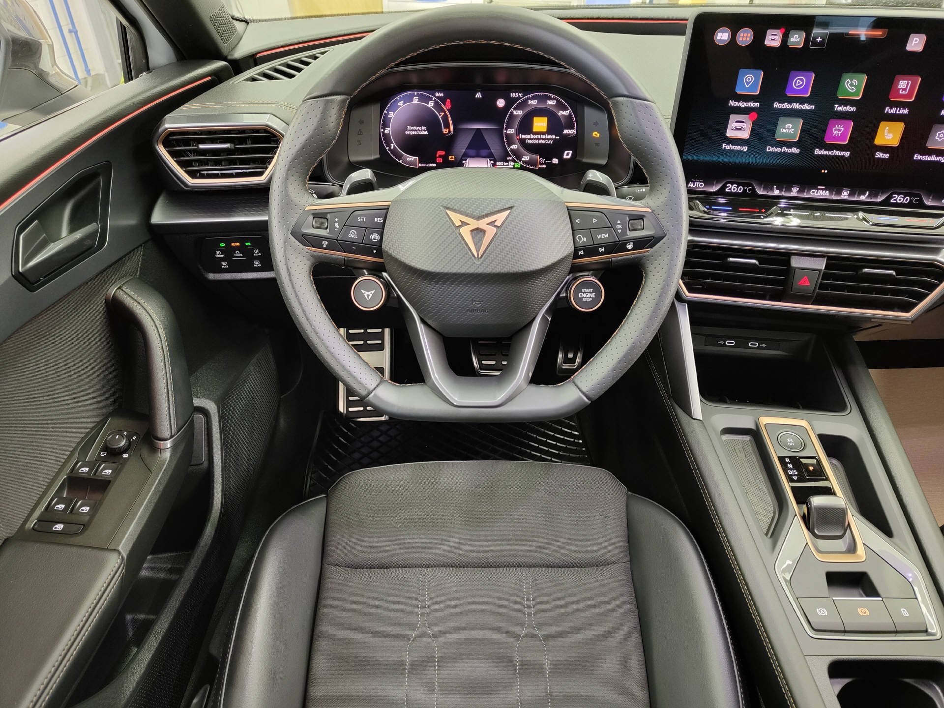 CUPRA Leon ST 1.5 eTSI DSG-image-4