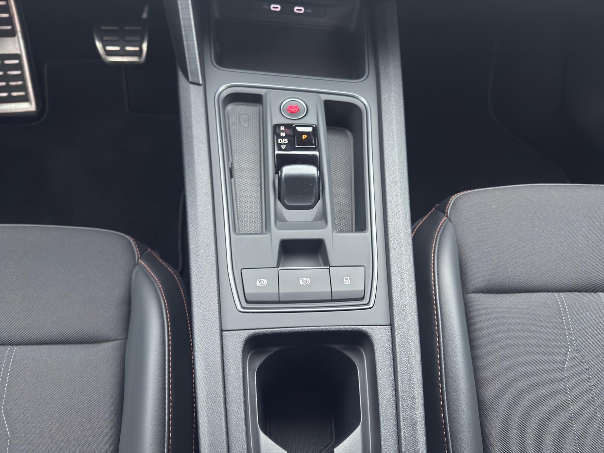 SEAT Leon 2.0 TSI 300 Cupra DSG-image-14