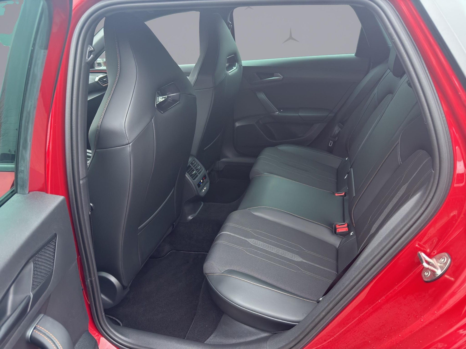 SEAT Leon 2.0 TSI 300 Cupra DSG-image-12