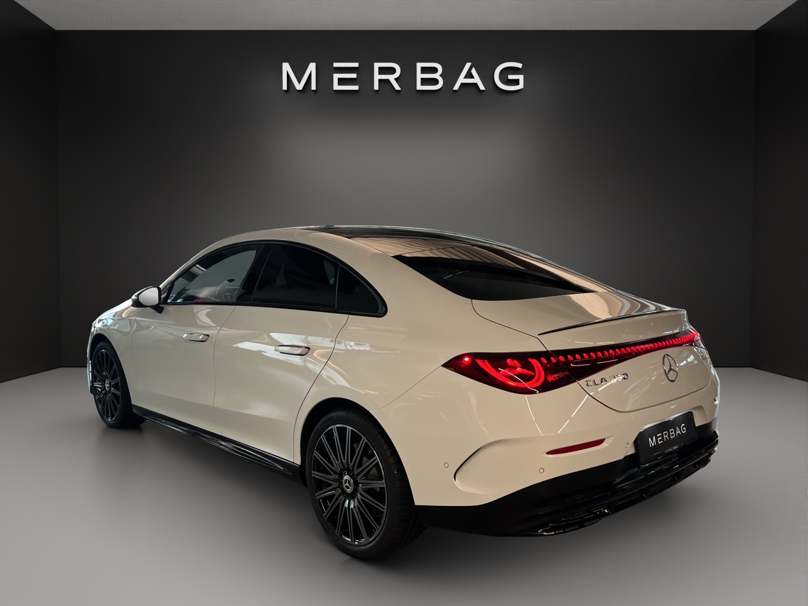 MERCEDES-BENZ CLA 350+ 85 kWh EQ AMG Line-image-3
