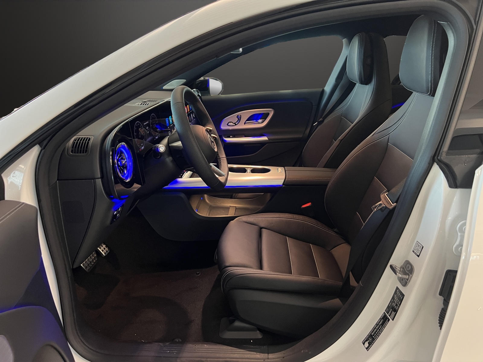 MERCEDES-BENZ CLA 350+ 85 kWh EQ AMG Line-image-8
