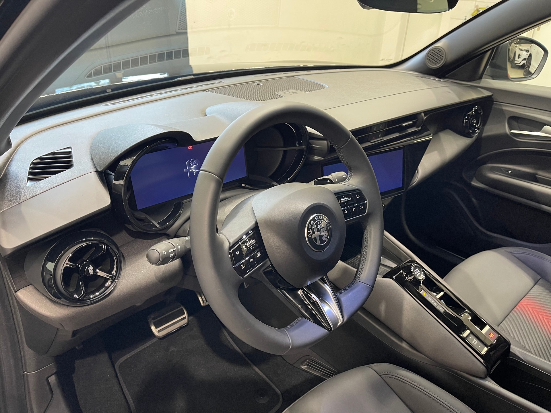 ALFA ROMEO Junior 1.2 48V Hybrid Q4-image-10