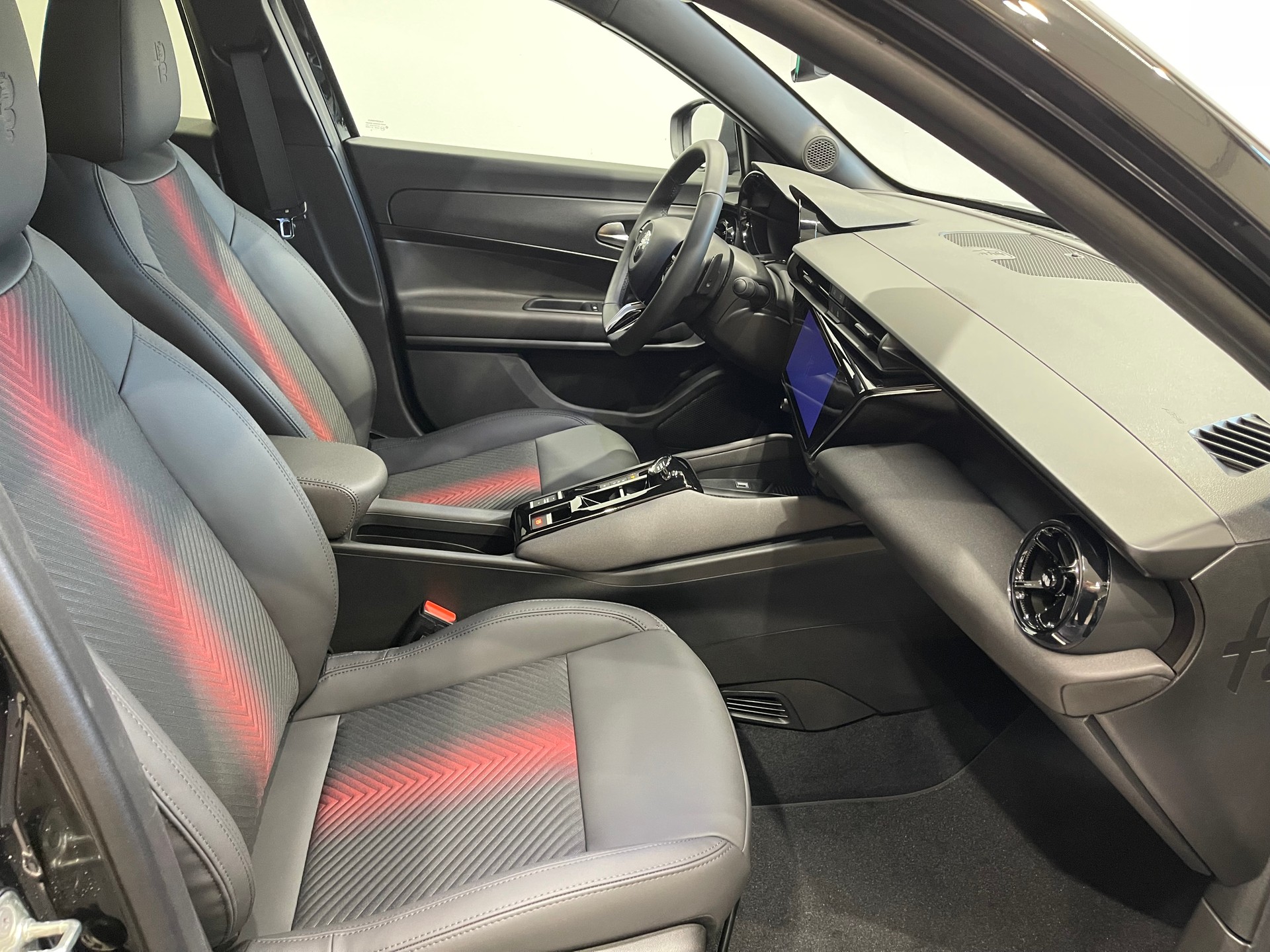 ALFA ROMEO Junior 1.2 48V Hybrid Q4-image-14