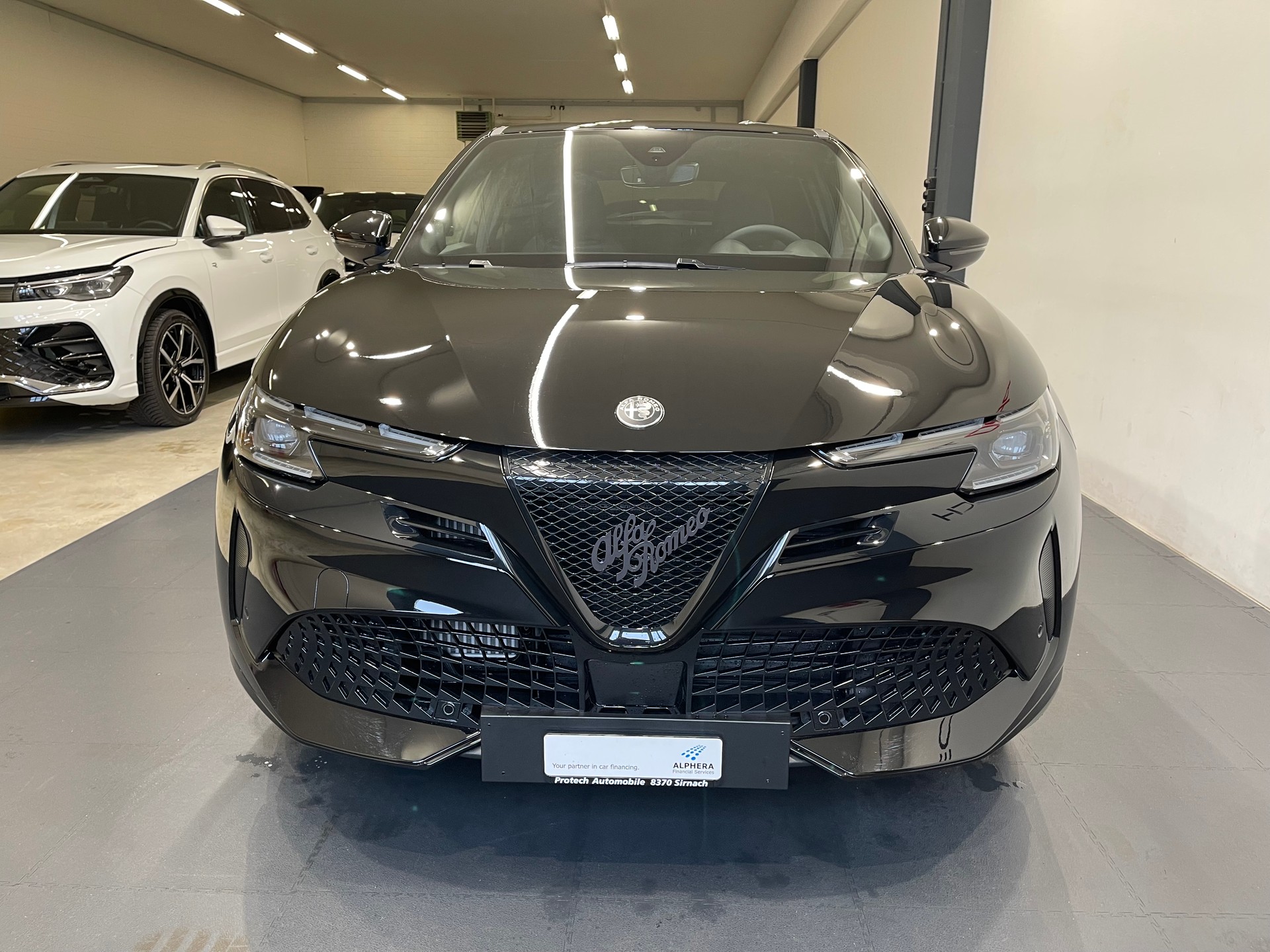 ALFA ROMEO Junior 1.2 48V Hybrid Q4-image-2