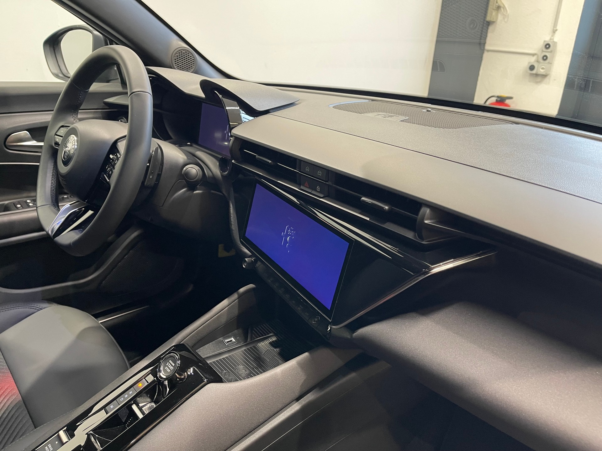 ALFA ROMEO Junior 1.2 48V Hybrid Q4-image-16