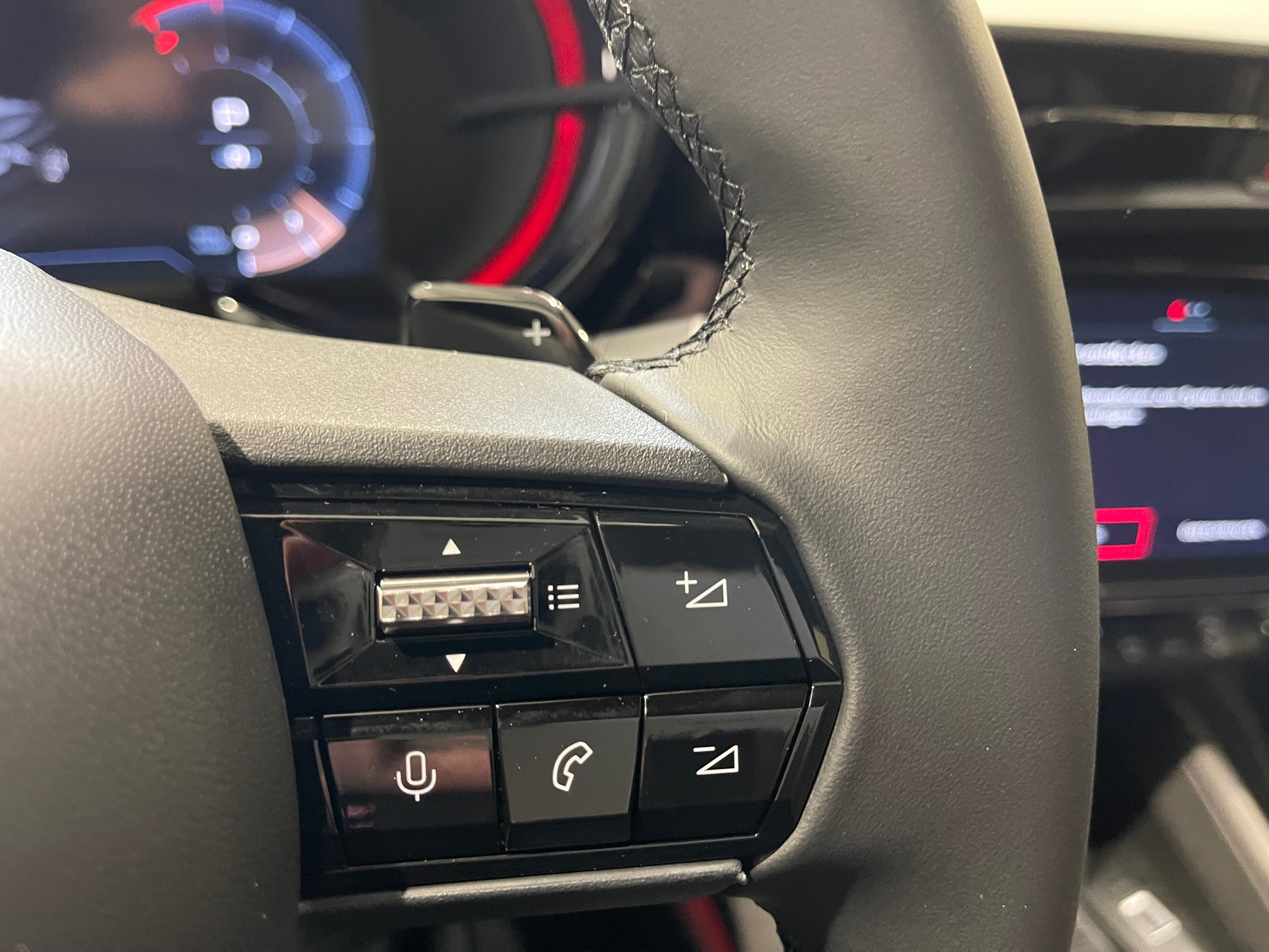 ALFA ROMEO Junior 1.2 48V Hybrid Q4-image-18