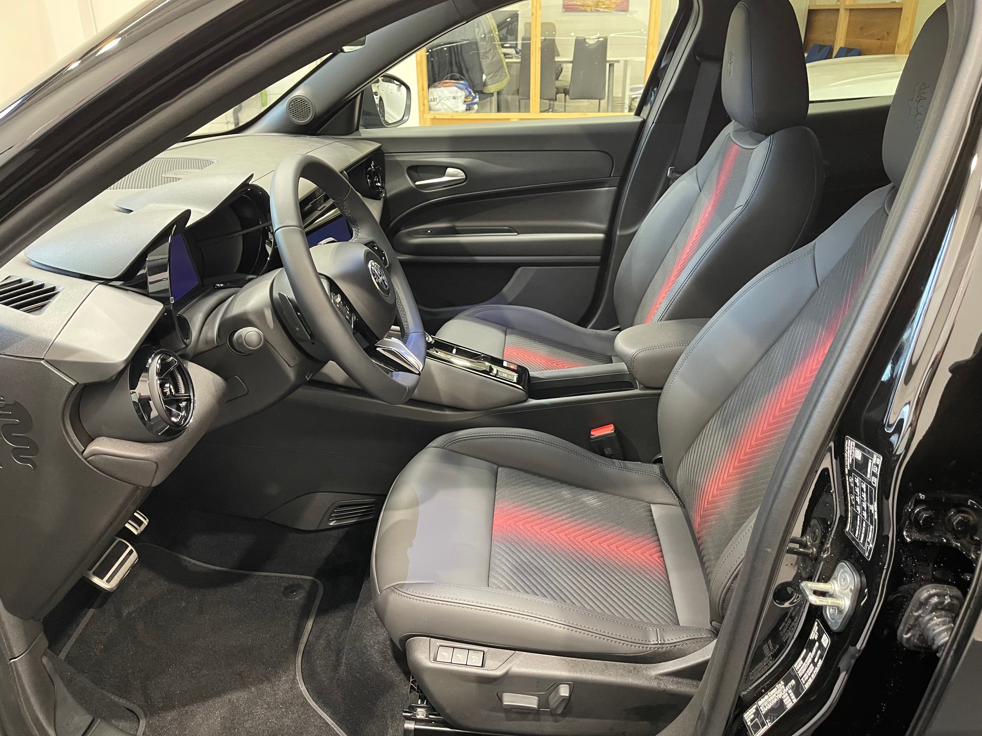 ALFA ROMEO Junior 1.2 48V Hybrid Q4-image-8