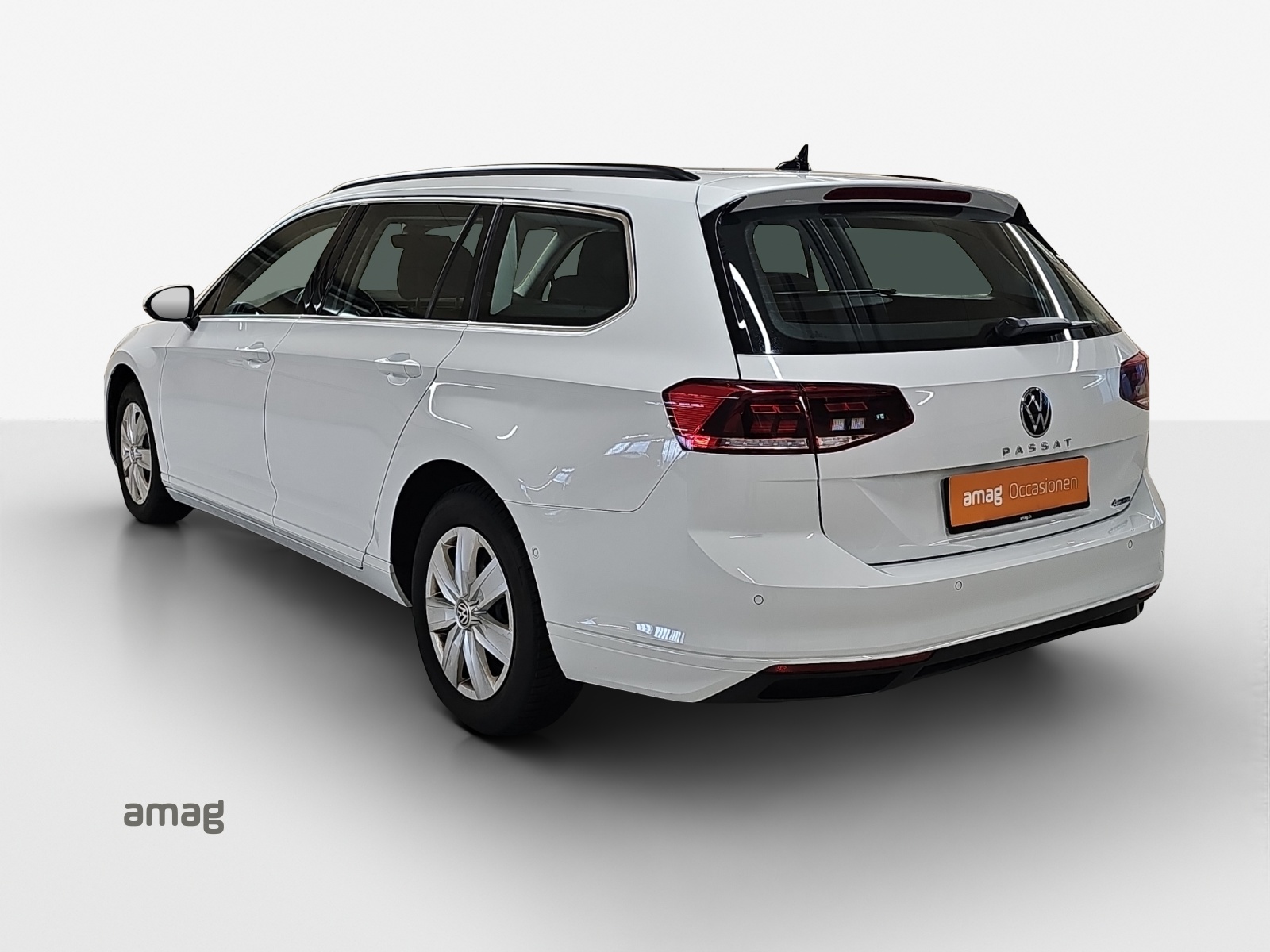VW Passat 2.0 TDI BMT Business 4Motion DSG-image-2