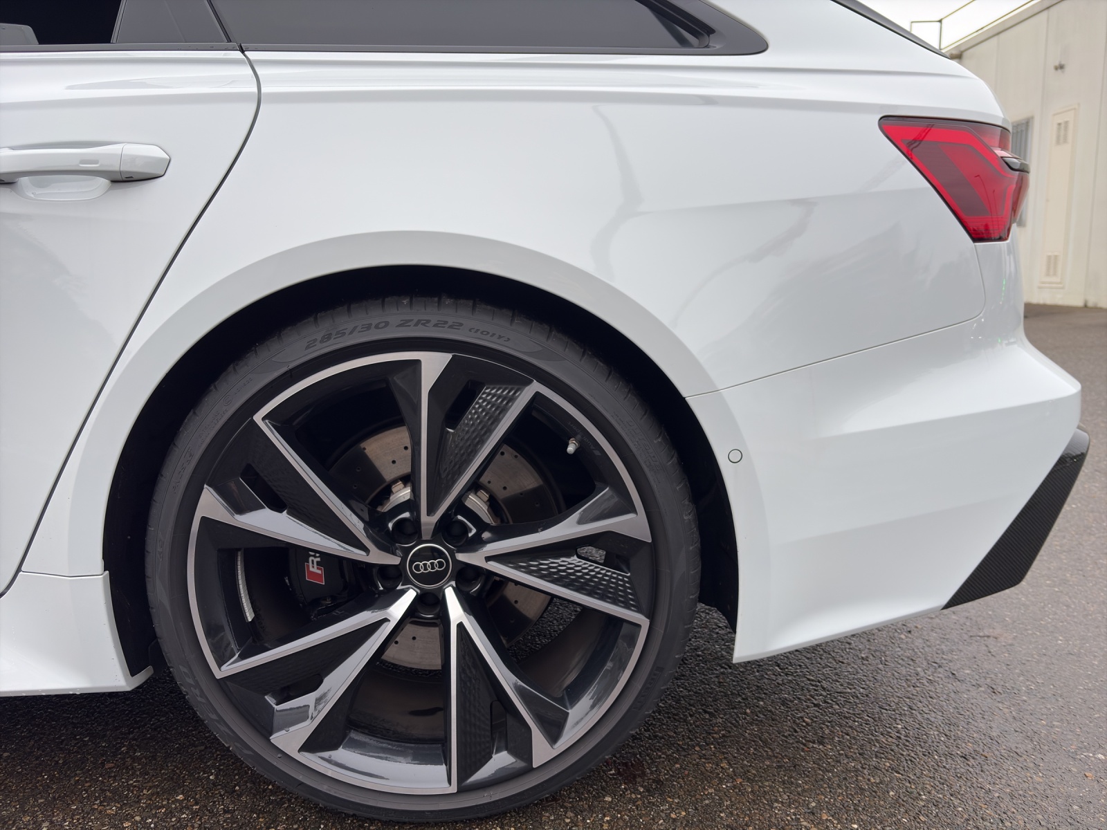AUDI RS6 Avant 4.0 V8 TFSI performance quattr-image-14