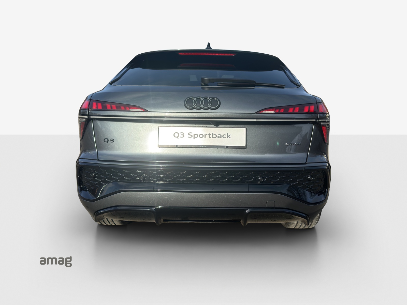 AUDI Q3 Sportback TFSI quattro 195 kW S tronic-image-3