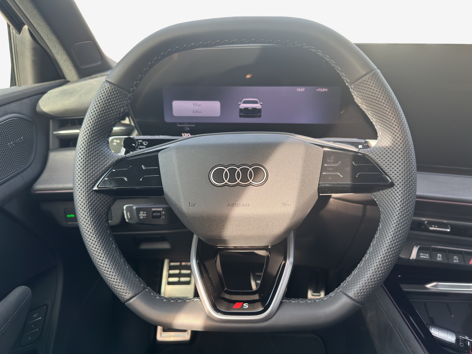 AUDI Q3 Sportback TFSI quattro 195 kW S tronic-image-9