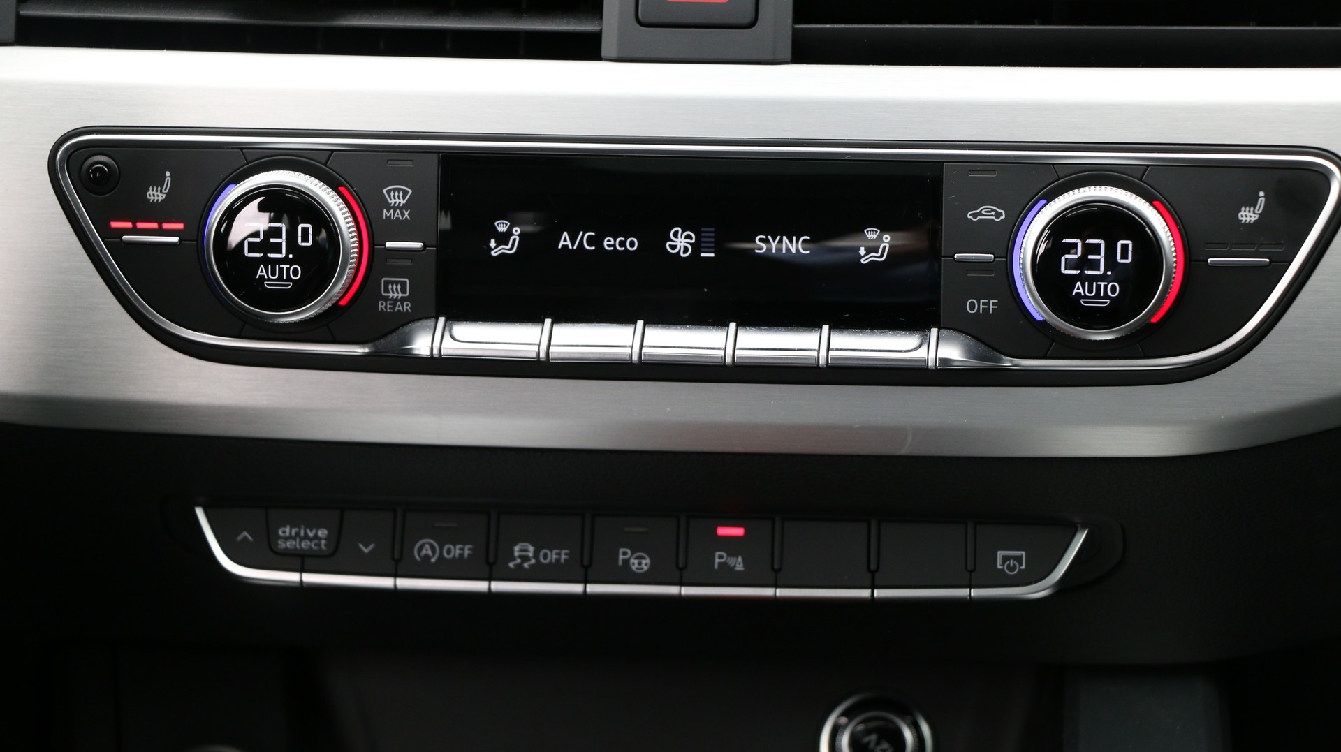 AUDI A4 Avant 3.0 TDI Sport quattro-image-17