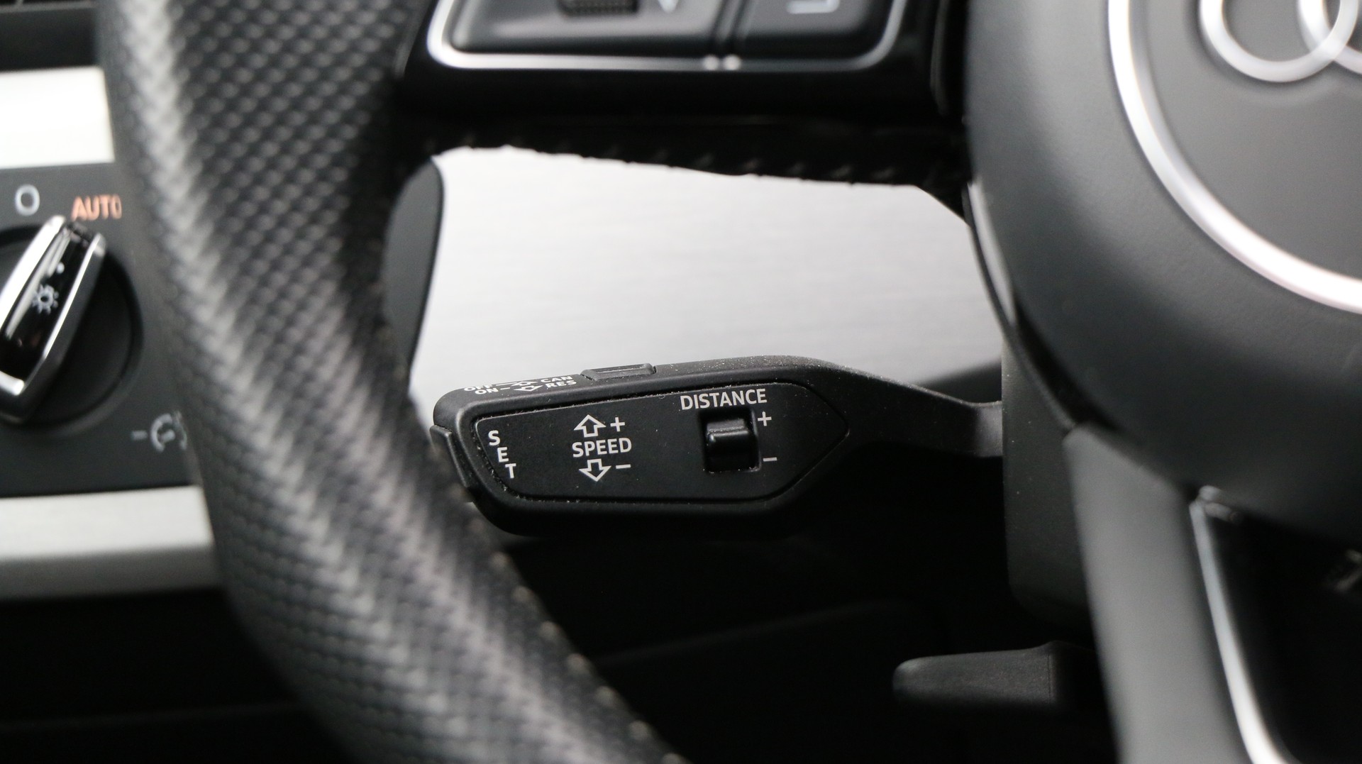 AUDI A4 Avant 3.0 TDI Sport quattro-image-16