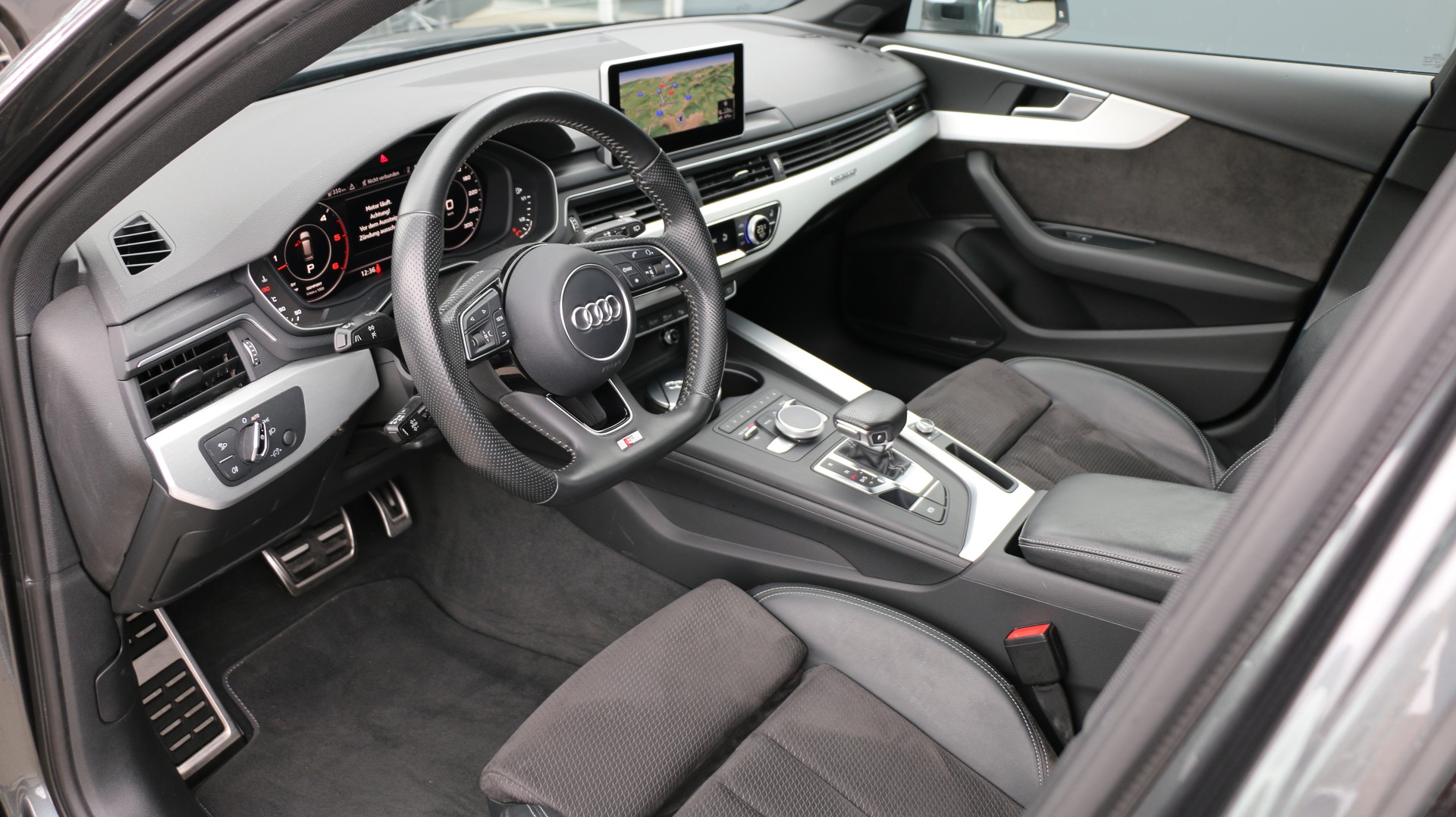 AUDI A4 Avant 3.0 TDI Sport quattro-image-11