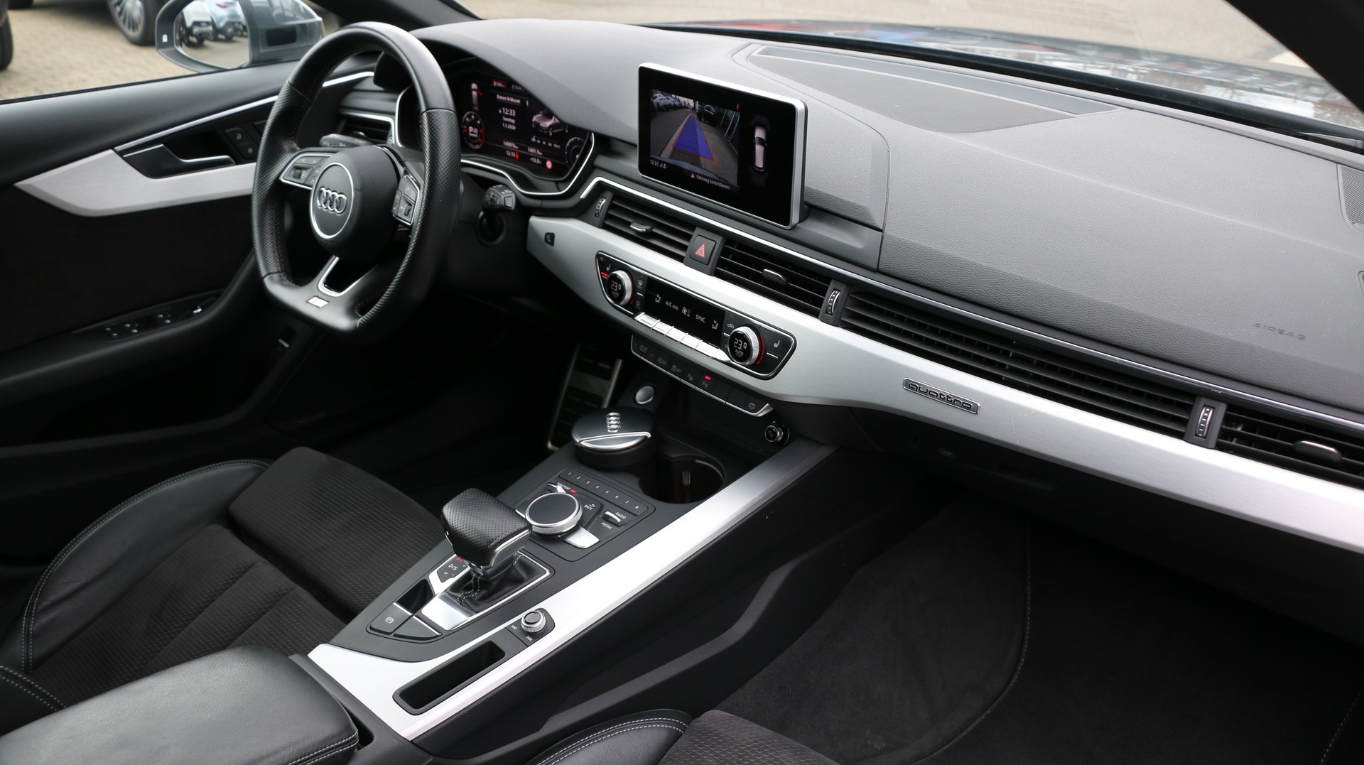 AUDI A4 Avant 3.0 TDI Sport quattro-image-27
