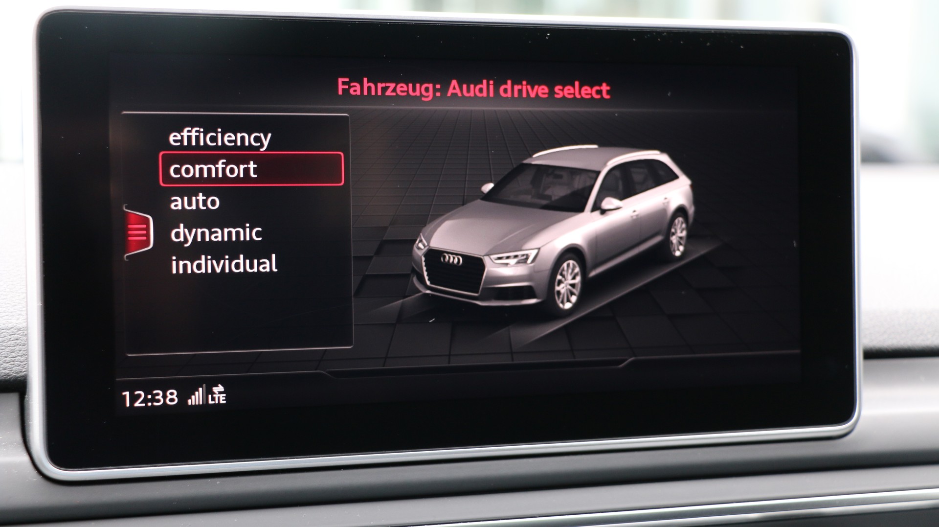 AUDI A4 Avant 3.0 TDI Sport quattro-image-7
