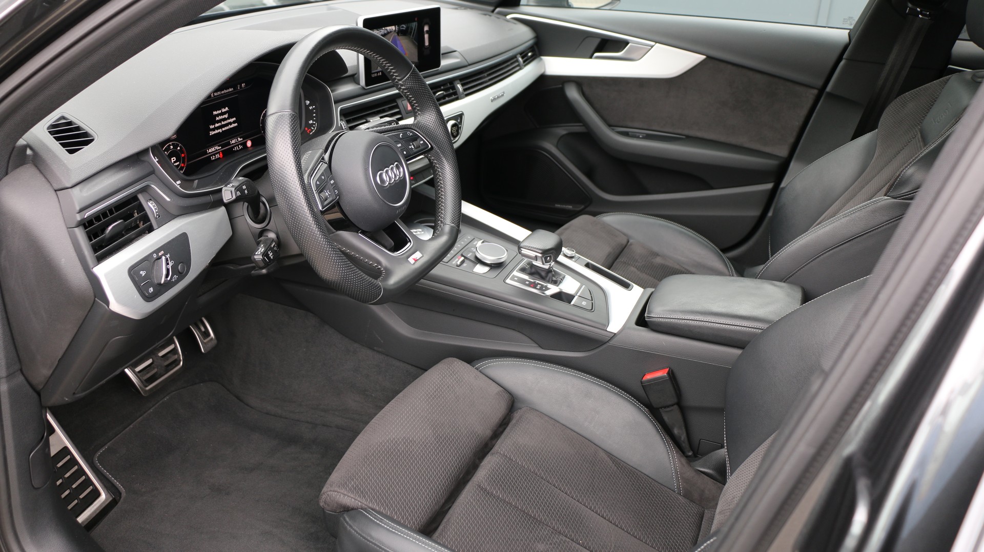AUDI A4 Avant 3.0 TDI Sport quattro-image-15