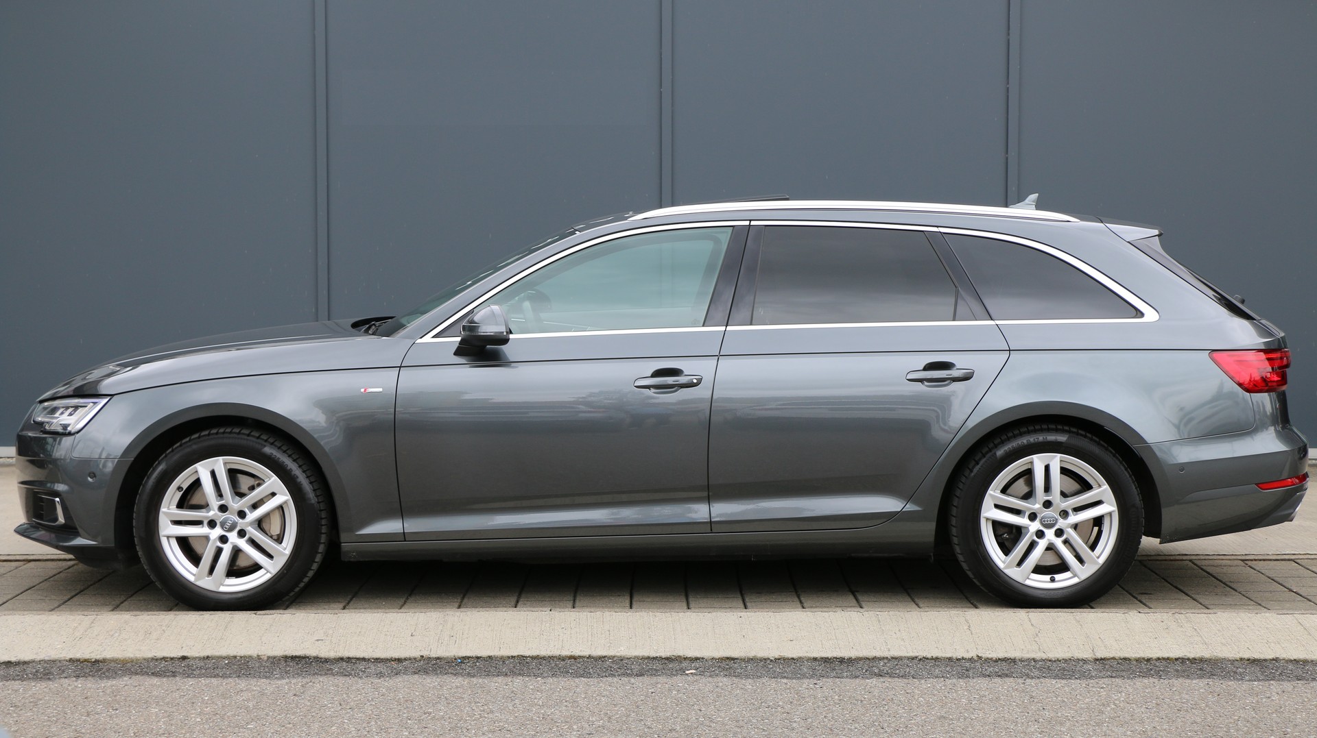AUDI A4 Avant 3.0 TDI Sport quattro-image-2
