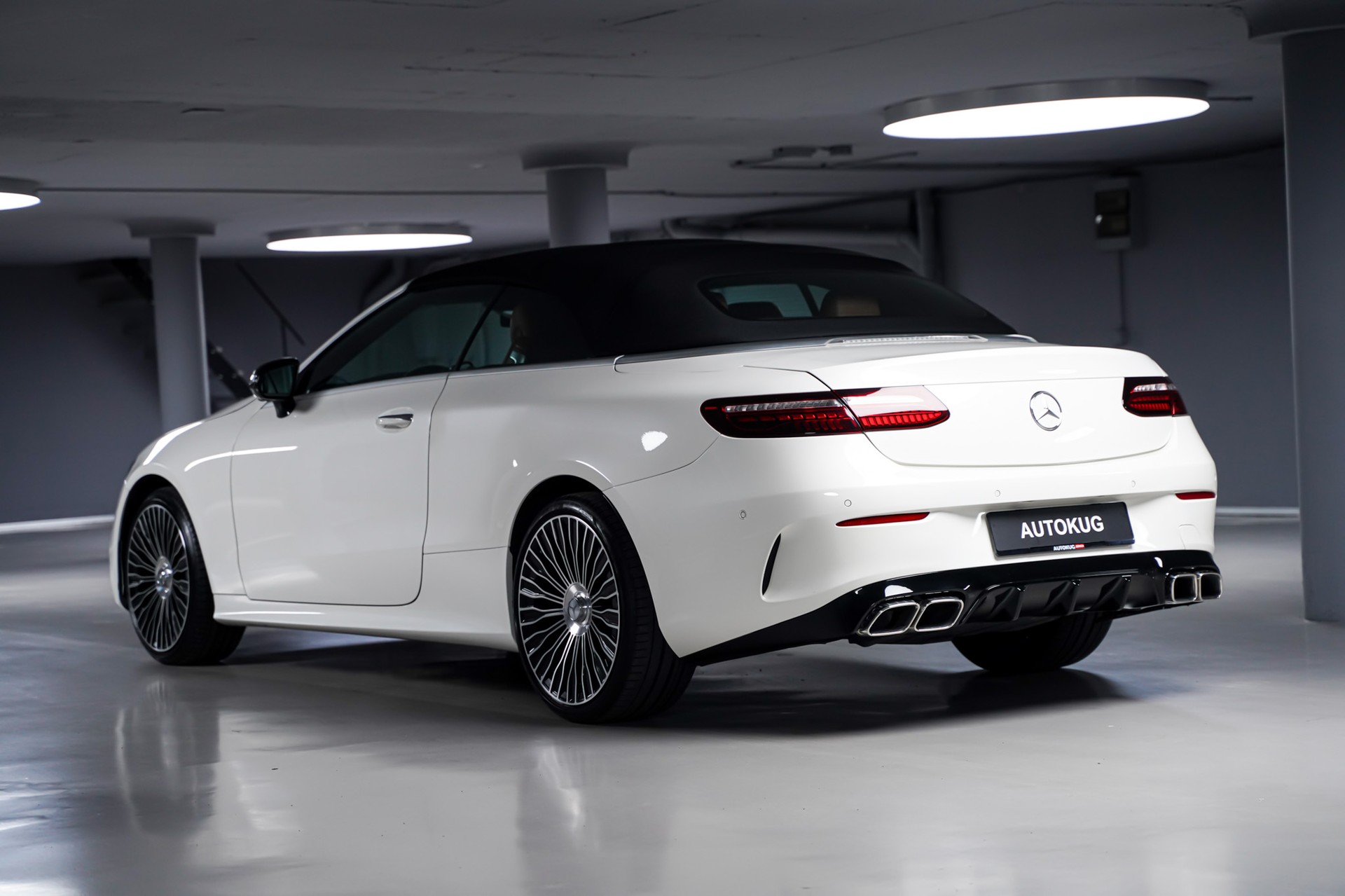 MERCEDES-BENZ E 200 Cabriolet 4Matic AMG Line 9G-Tronic-image-6