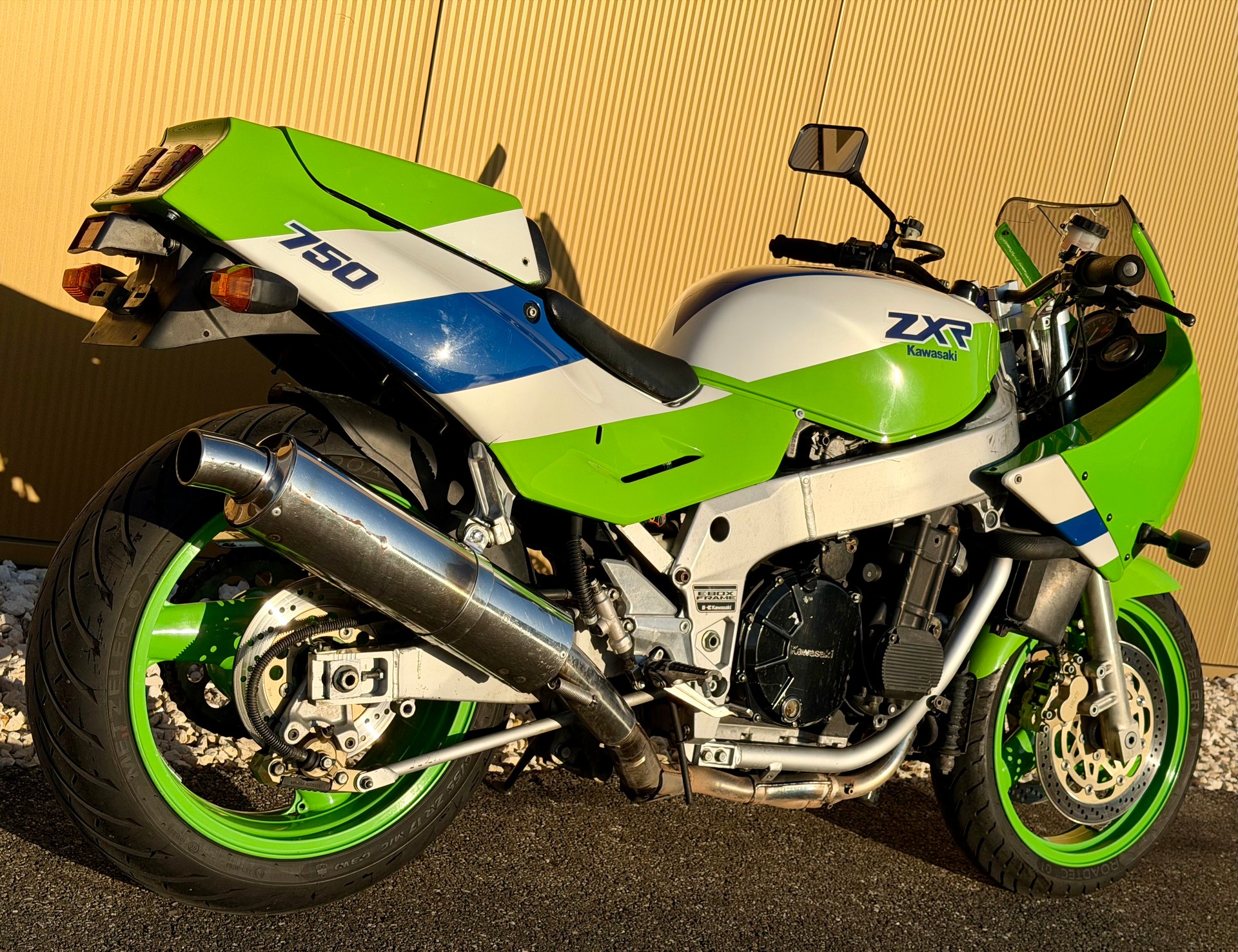 KAWASAKI ZXR-750-image-4