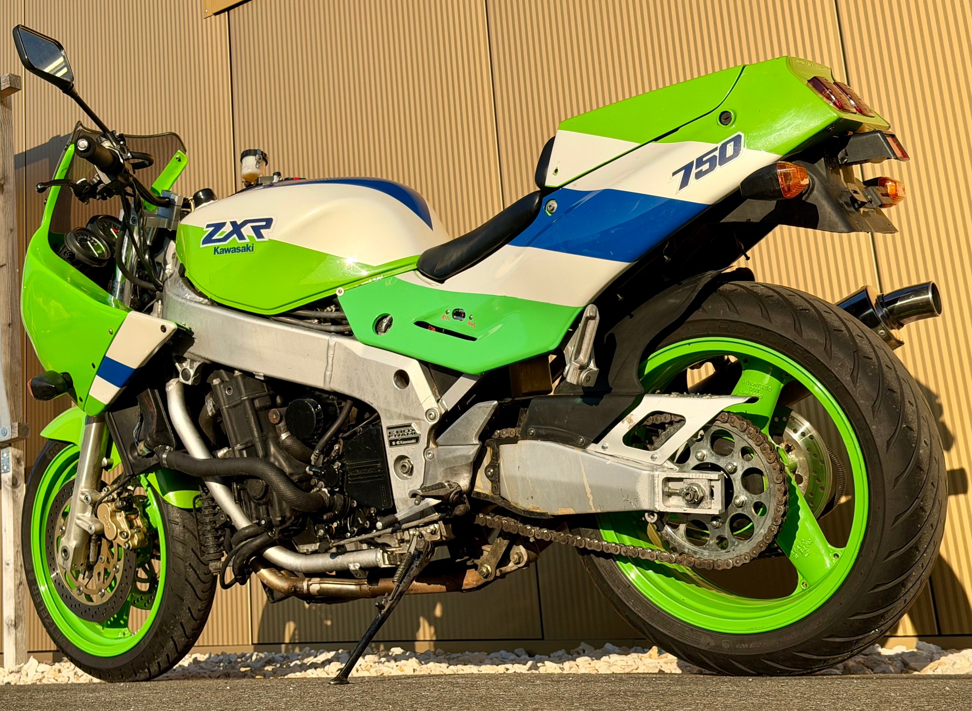KAWASAKI ZXR-750-image-11
