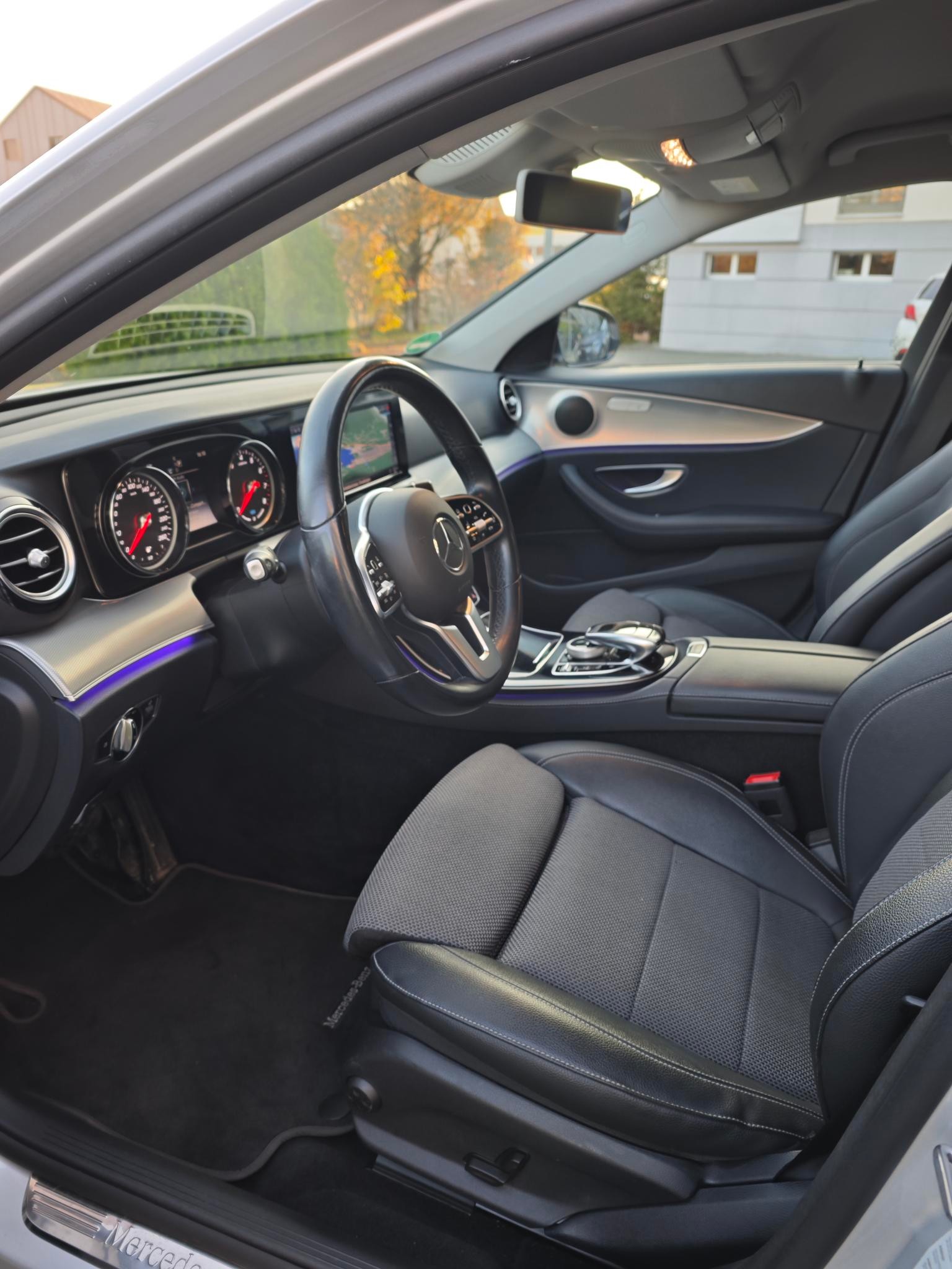 MERCEDES-BENZ E 200 T 9G-TRONIC Avantgarde-image-3