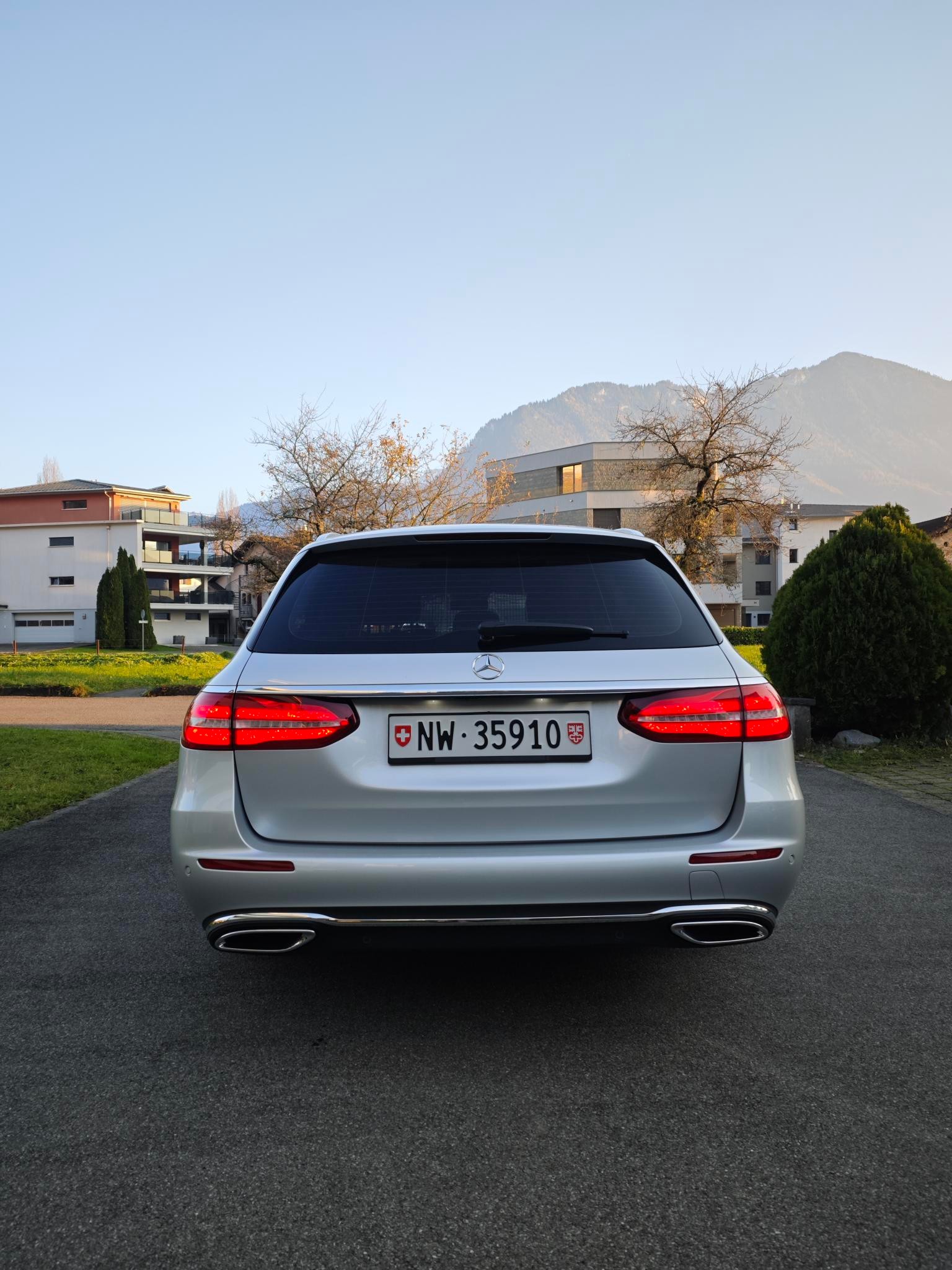 MERCEDES-BENZ E 200 T 9G-TRONIC Avantgarde-image-4