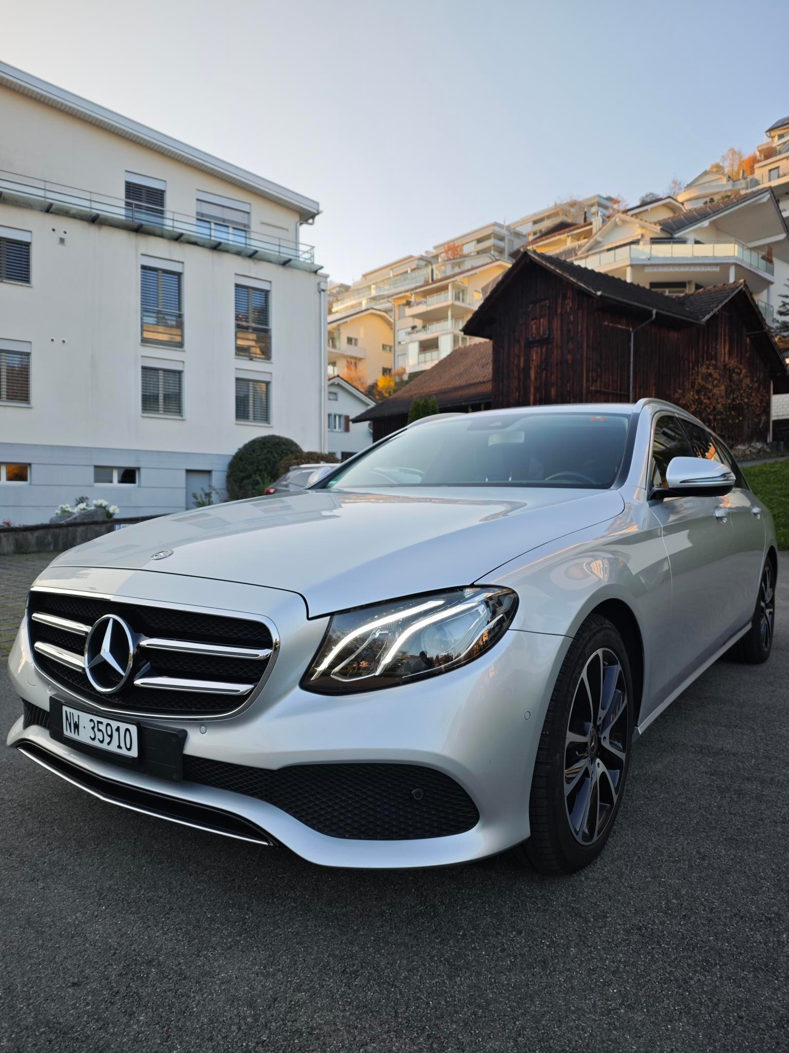 MERCEDES-BENZ E 200 T 9G-TRONIC Avantgarde-image-0