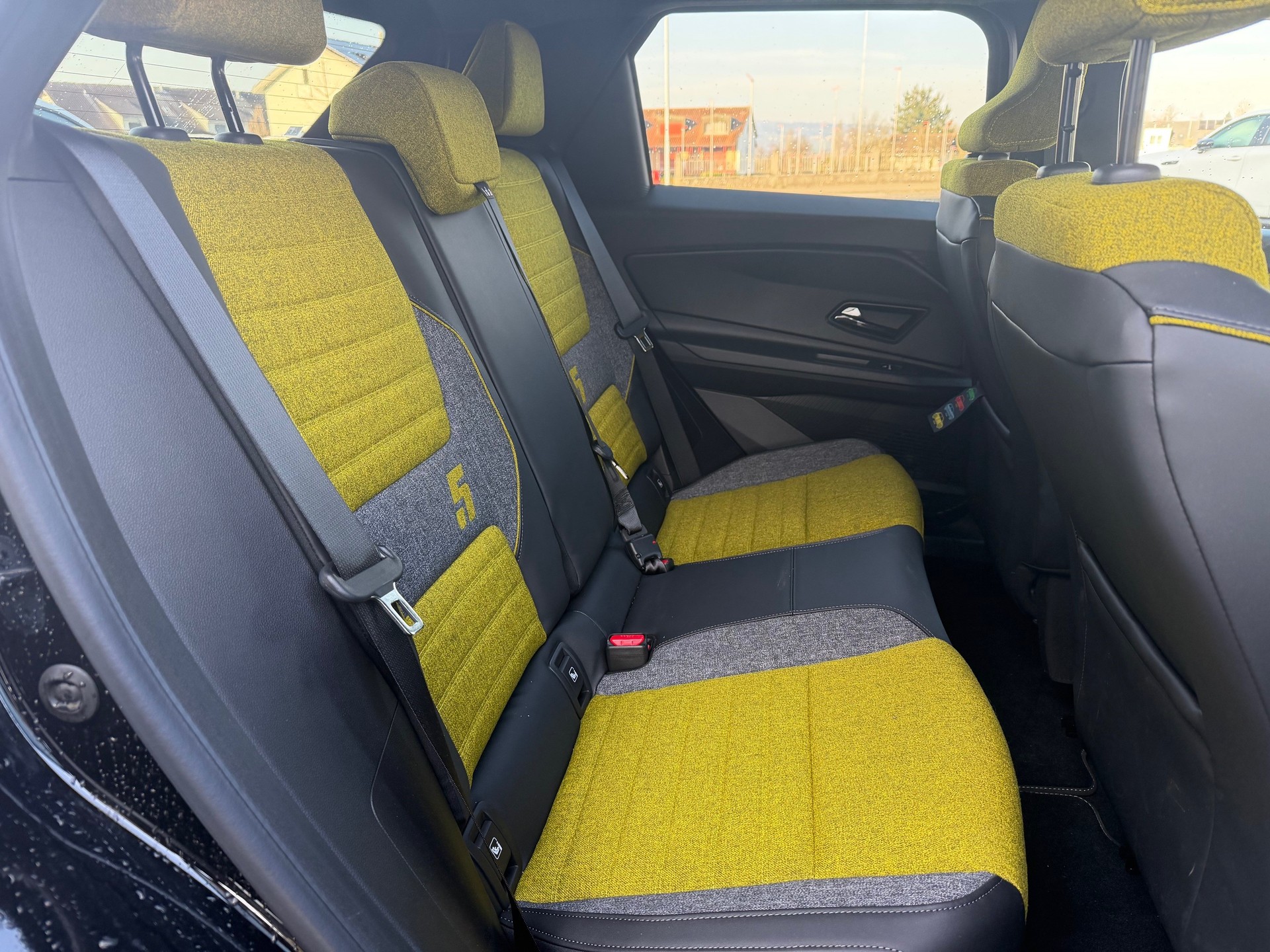 RENAULT R5 E-Tech Comfort Range 52 kWh Iconic Five-image-12