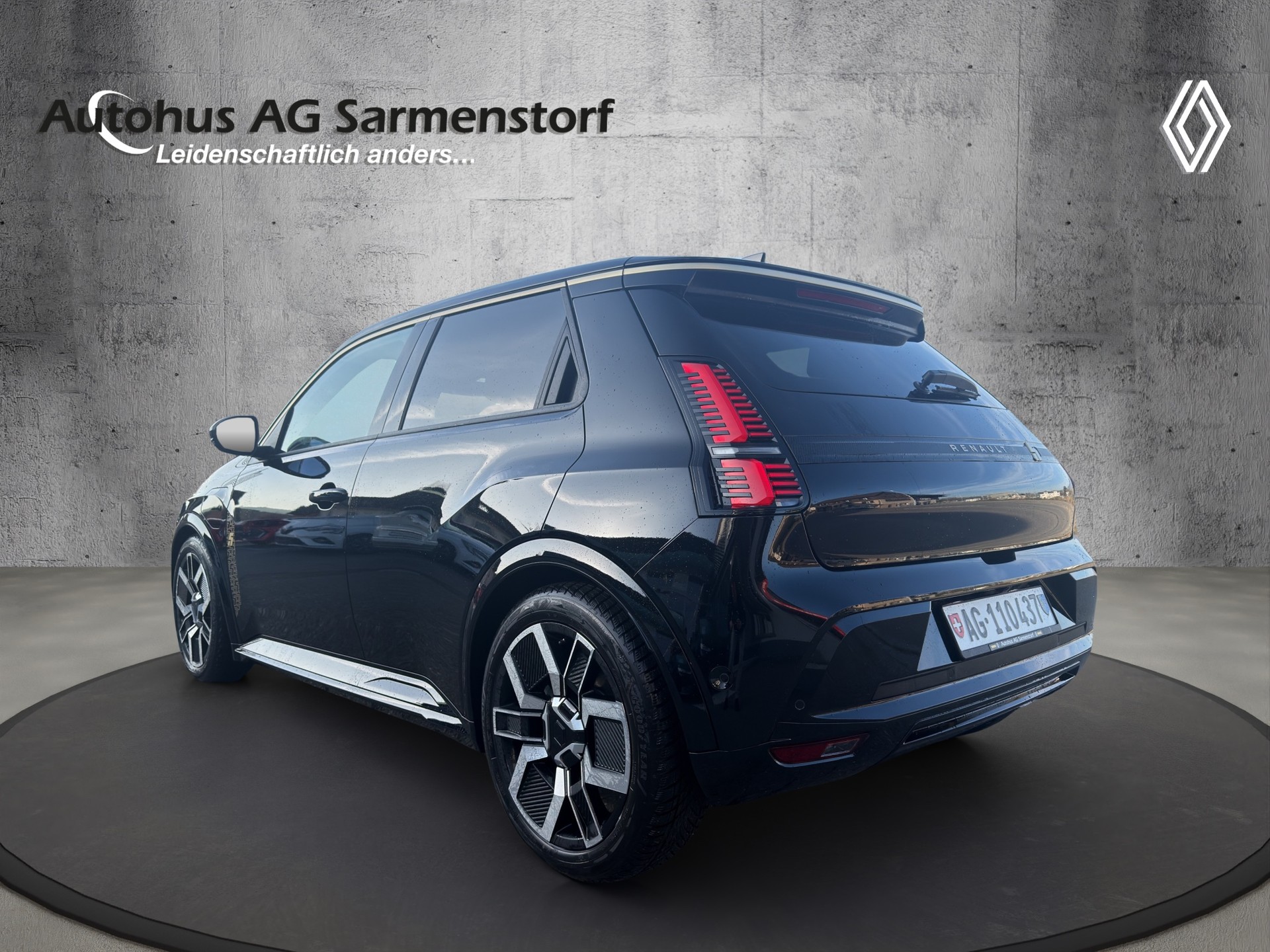 RENAULT R5 E-Tech Comfort Range 52 kWh Iconic Five-image-3