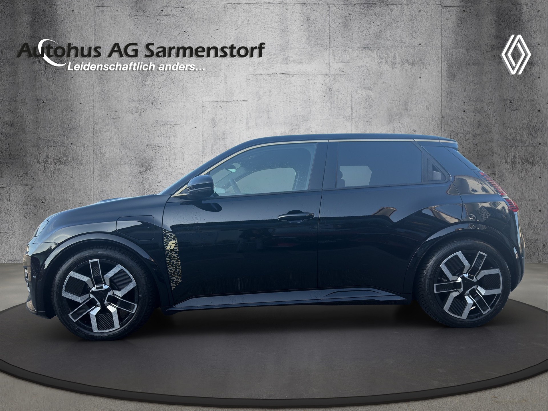 RENAULT R5 E-Tech Comfort Range 52 kWh Iconic Five-image-2