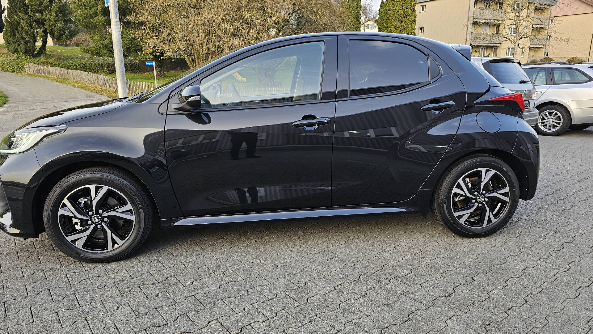 TOYOTA Yaris 1.5 VVT-i HSD Team Player-image-5