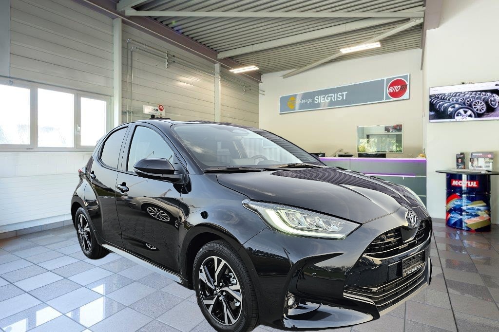 TOYOTA Yaris 1.5 VVT-i HSD Team Player-image-0