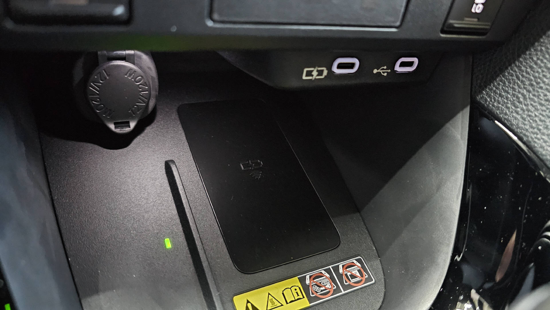 TOYOTA Yaris 1.5 VVT-i HSD Team Player-image-11