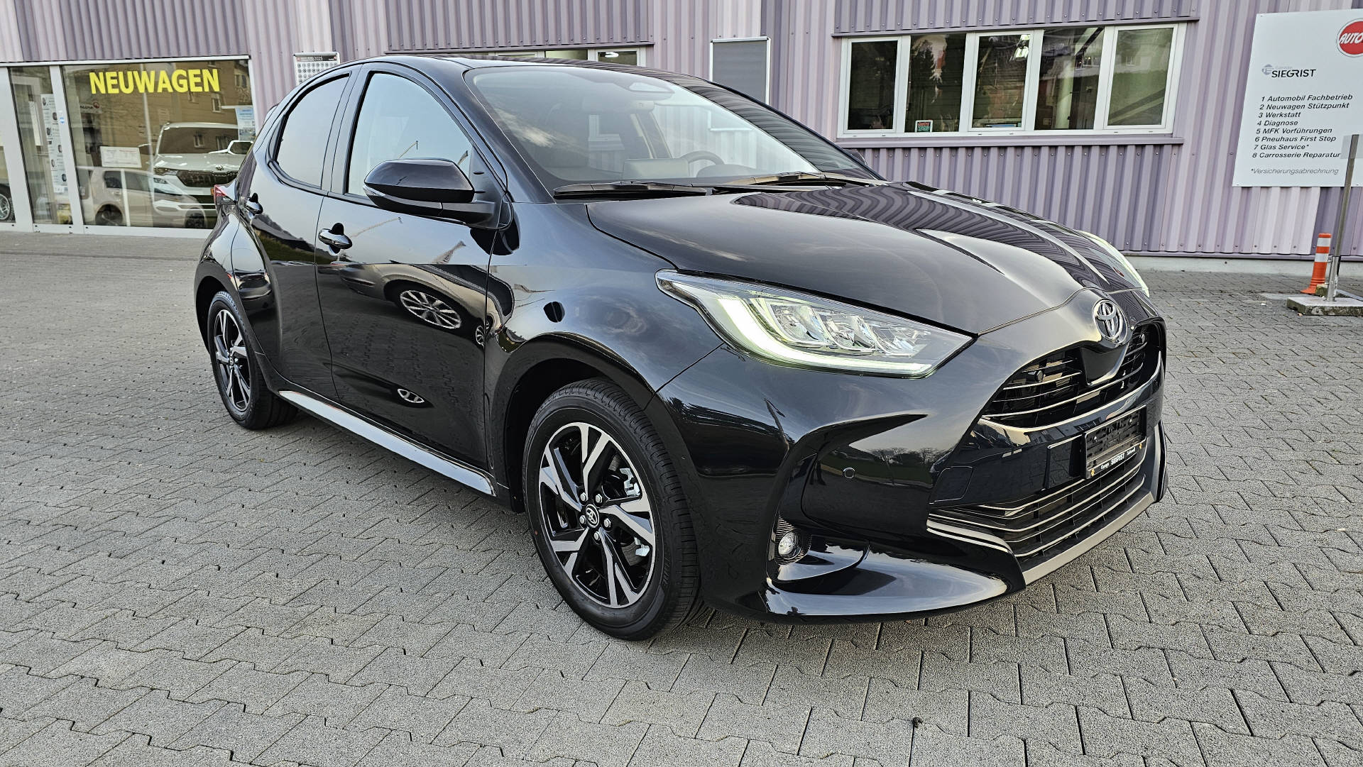TOYOTA Yaris 1.5 VVT-i HSD Team Player-image-1