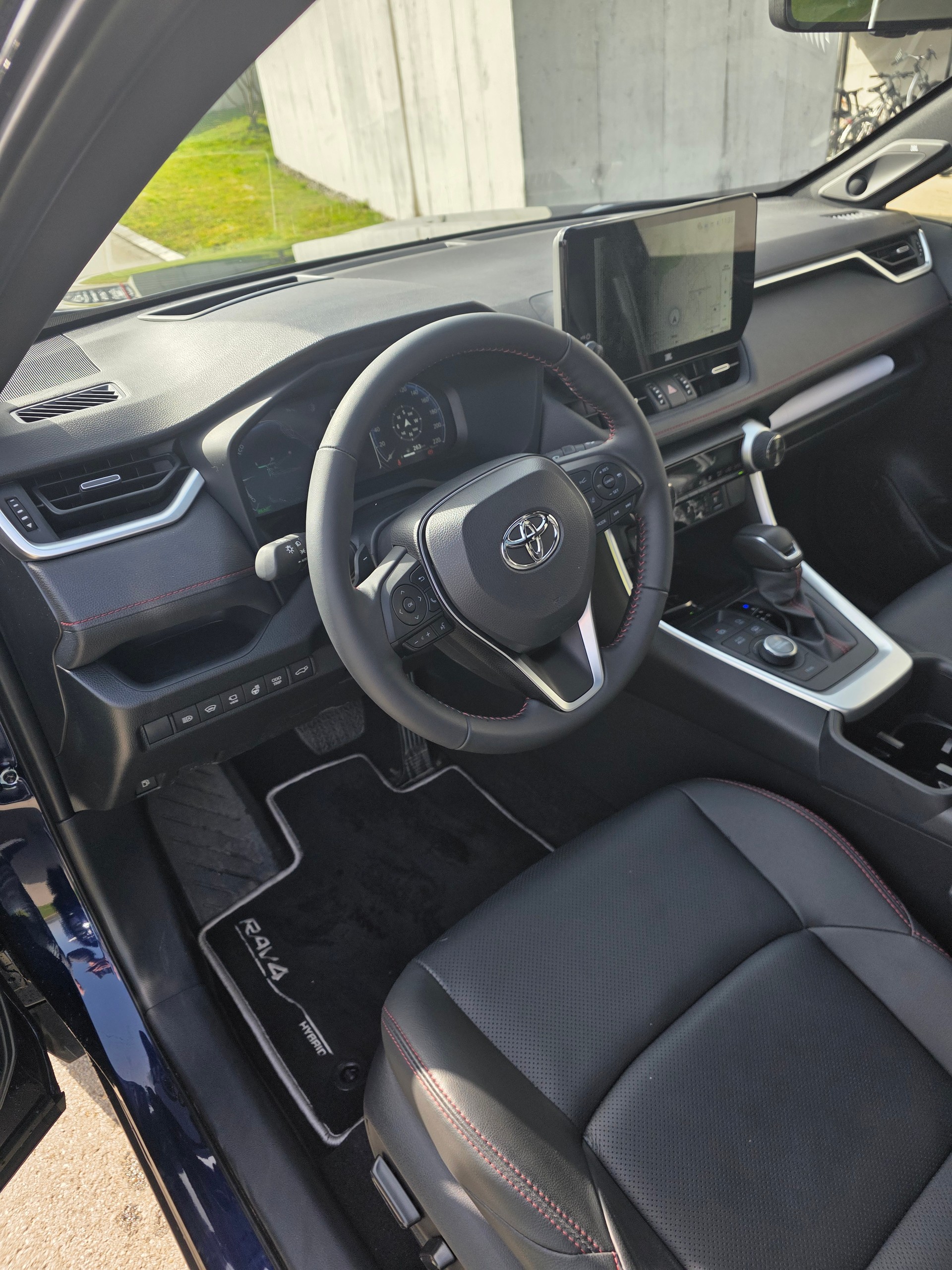 TOYOTA RAV-4 2.5 PHEV Platinum e-CVT 4WD-image-4