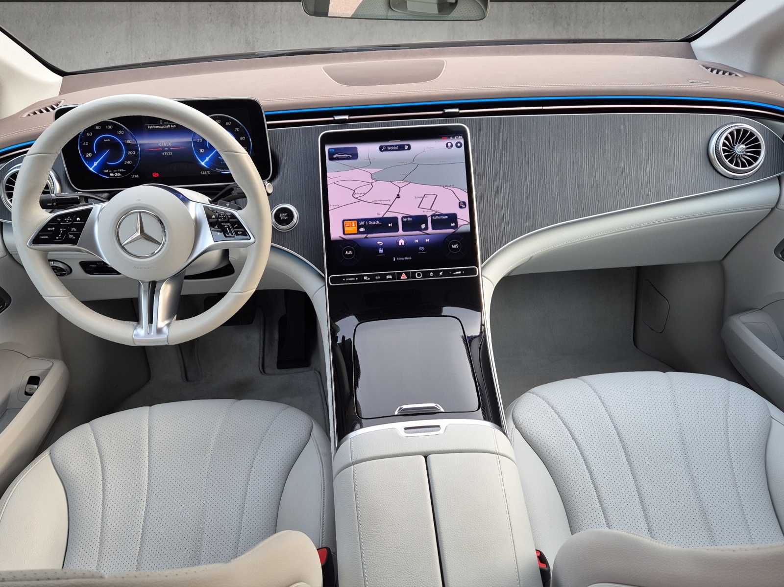 MERCEDES-BENZ EQE 300-image-10