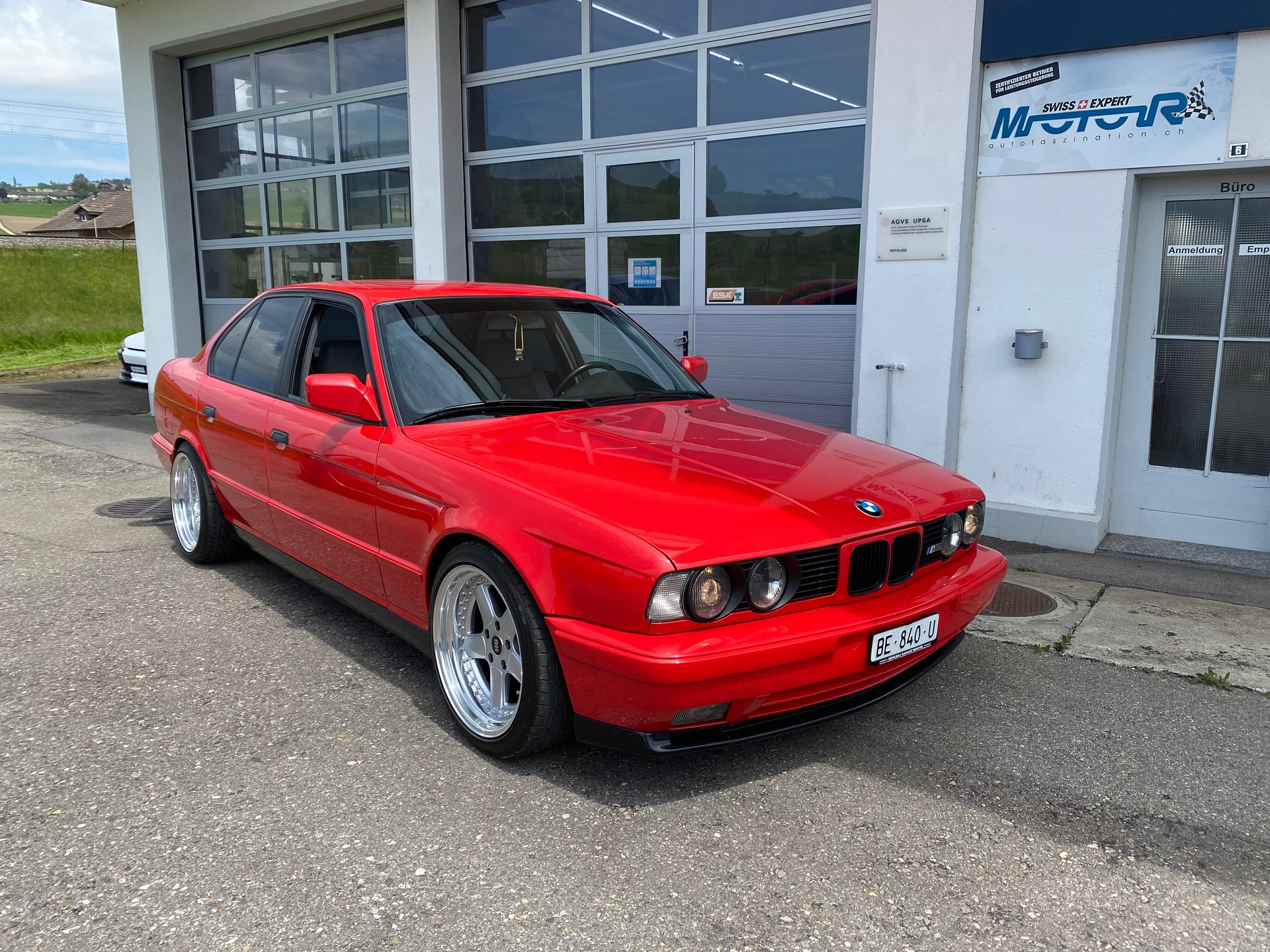 BMW M5-image-1