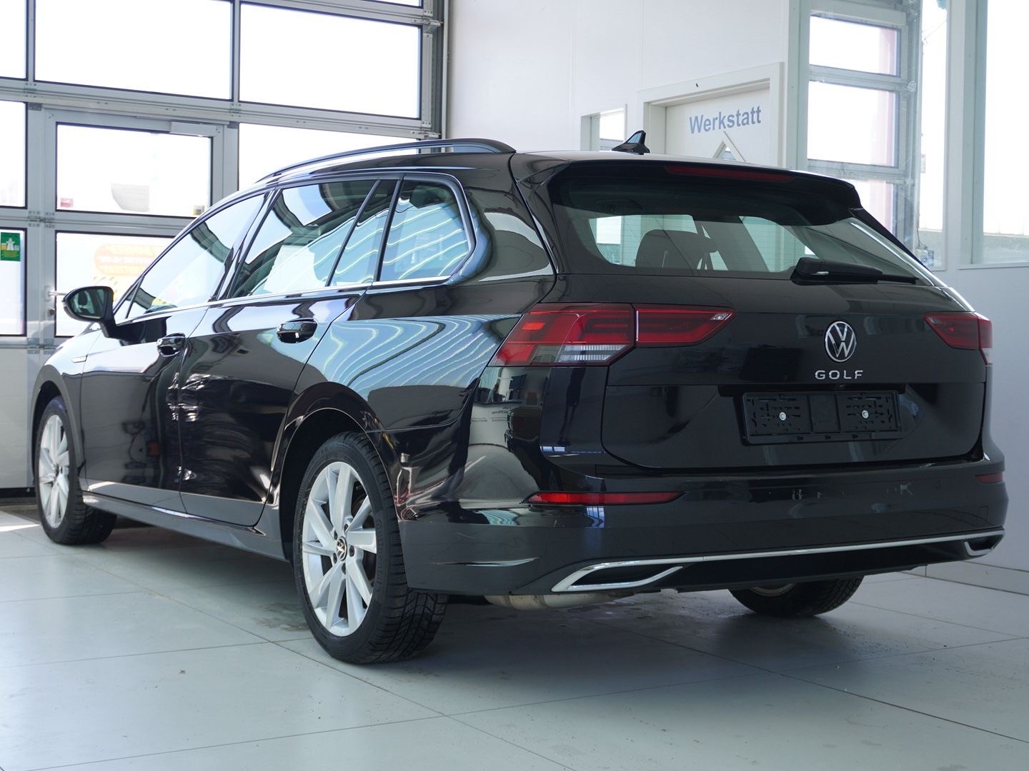 VW Golf Variant 2.0 TDI Style DSG-image-1