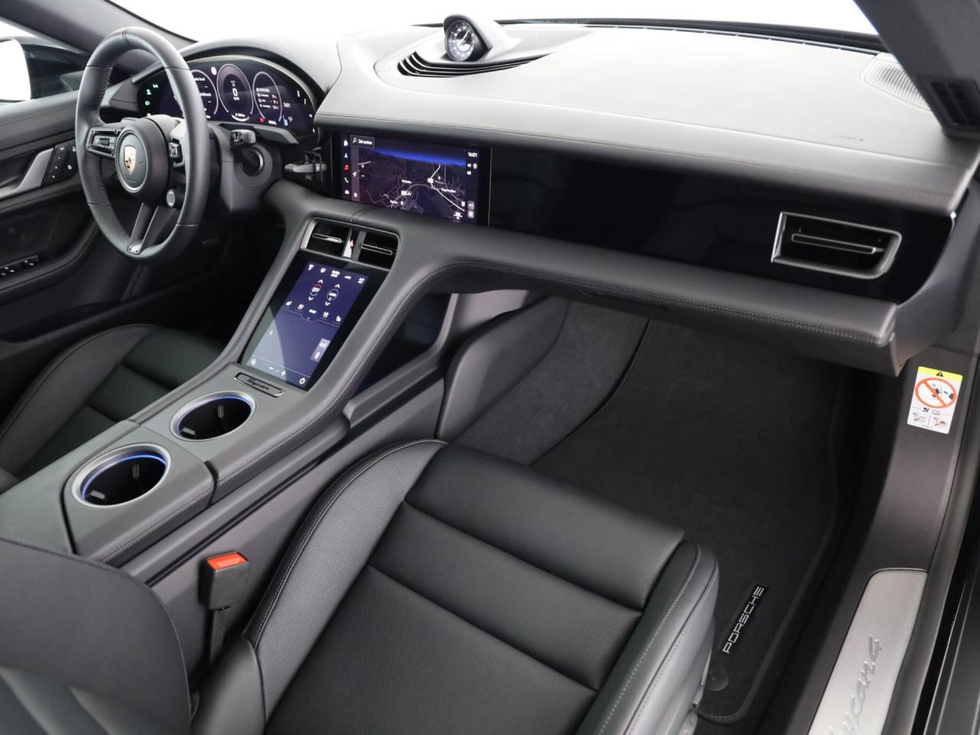 PORSCHE Taycan 4 Cross Turismo-image-10